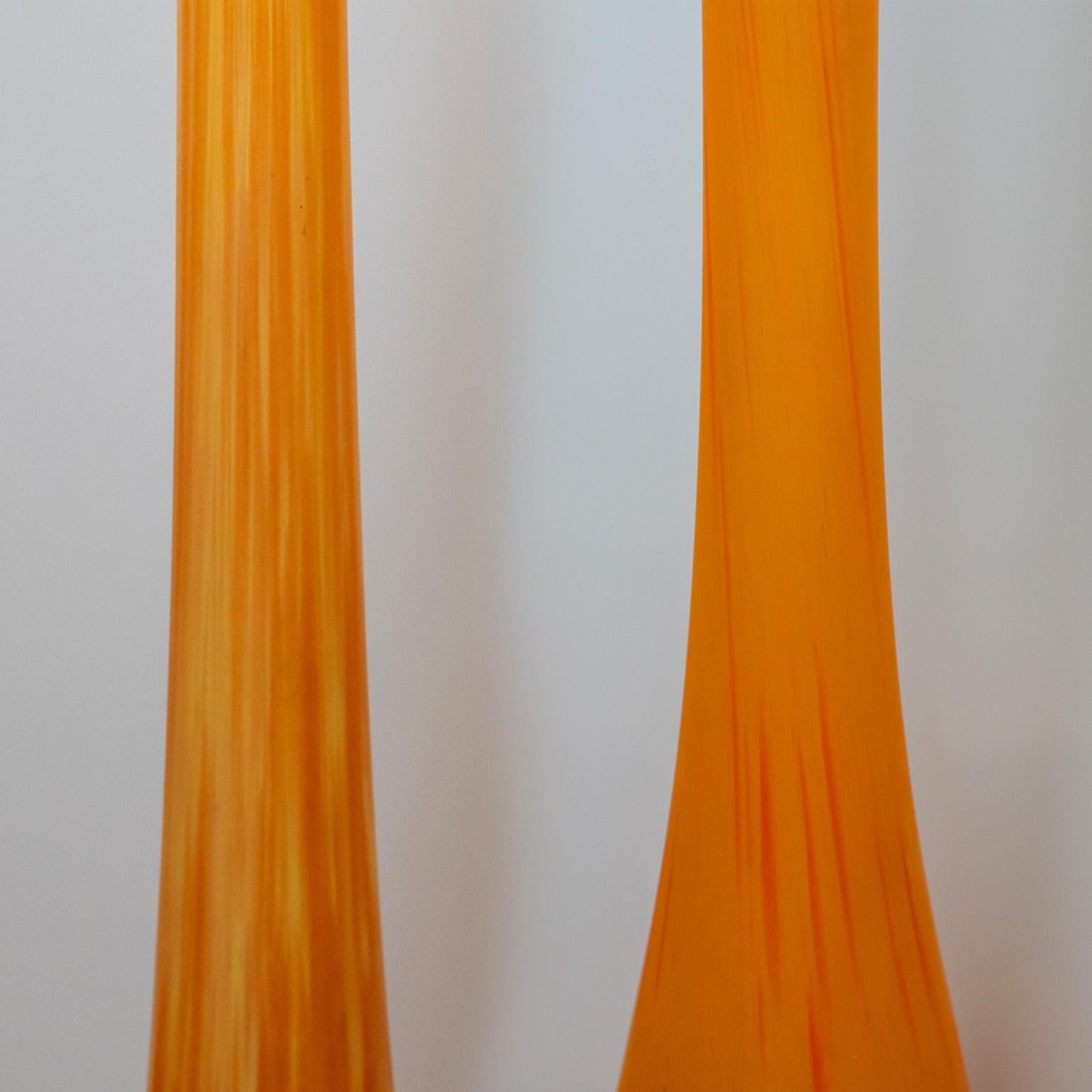 Fine XX secolo 1 dei 4 grandi vasi Soliflores di Daum, Pâte de Verre arancione, Francia in vendita