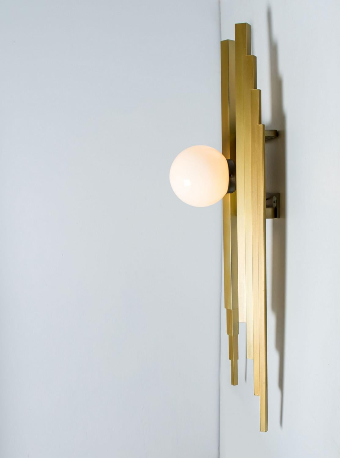 Mid-Century Modern 1 of the 4 Large Pipe Organ Clear Gold Brass Wall Light, 1970s For Sale