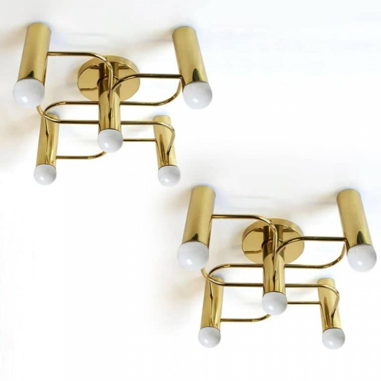 Mid-Century moderno 1 dei 4 Leola Sculptural Brass 5-Light Ceiling or Wall Flush Mount, anni '70 in vendita