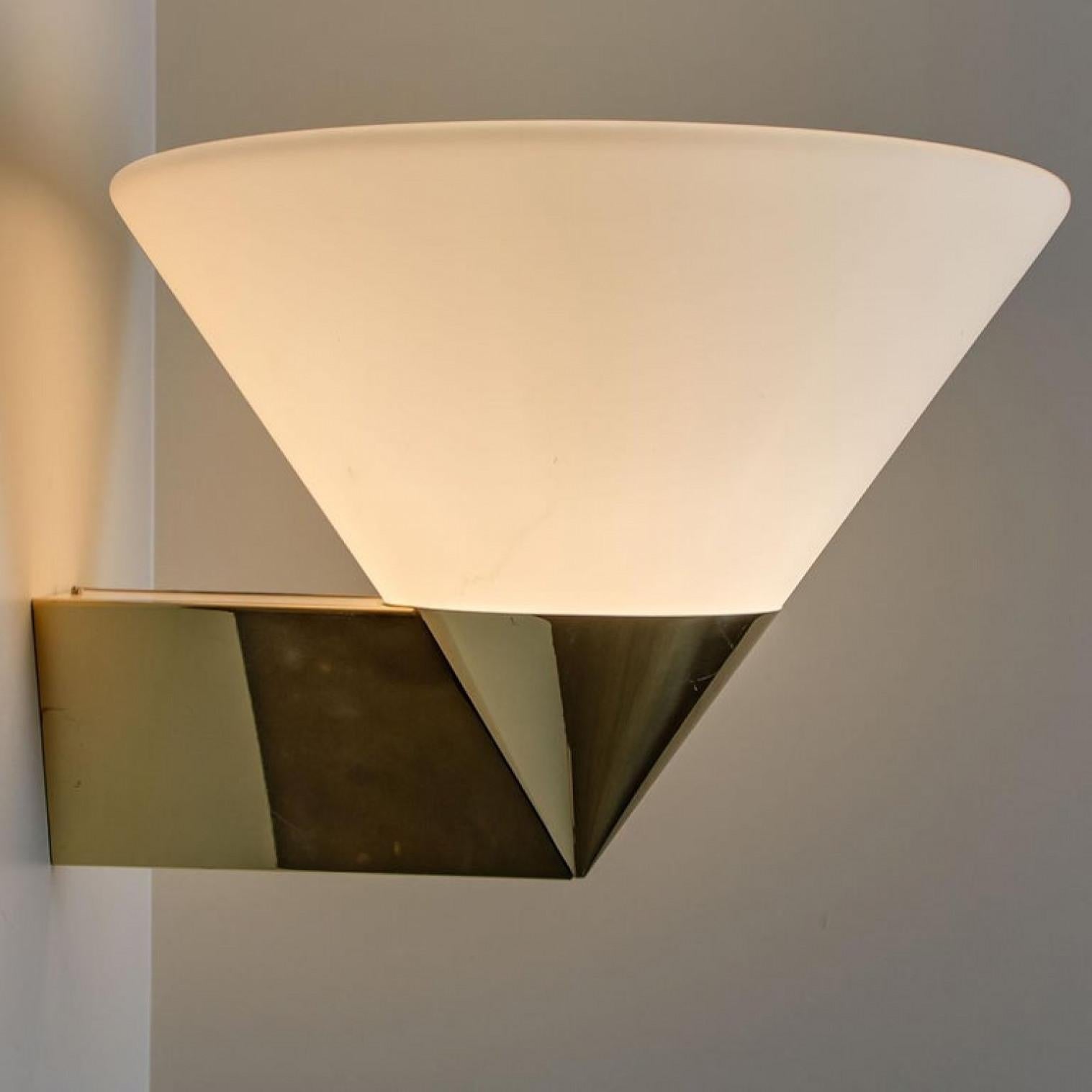 1 of the 4 Modern Wall Lamps by Glashütte Limburg, 1970 In Good Condition For Sale In Rijssen, NL