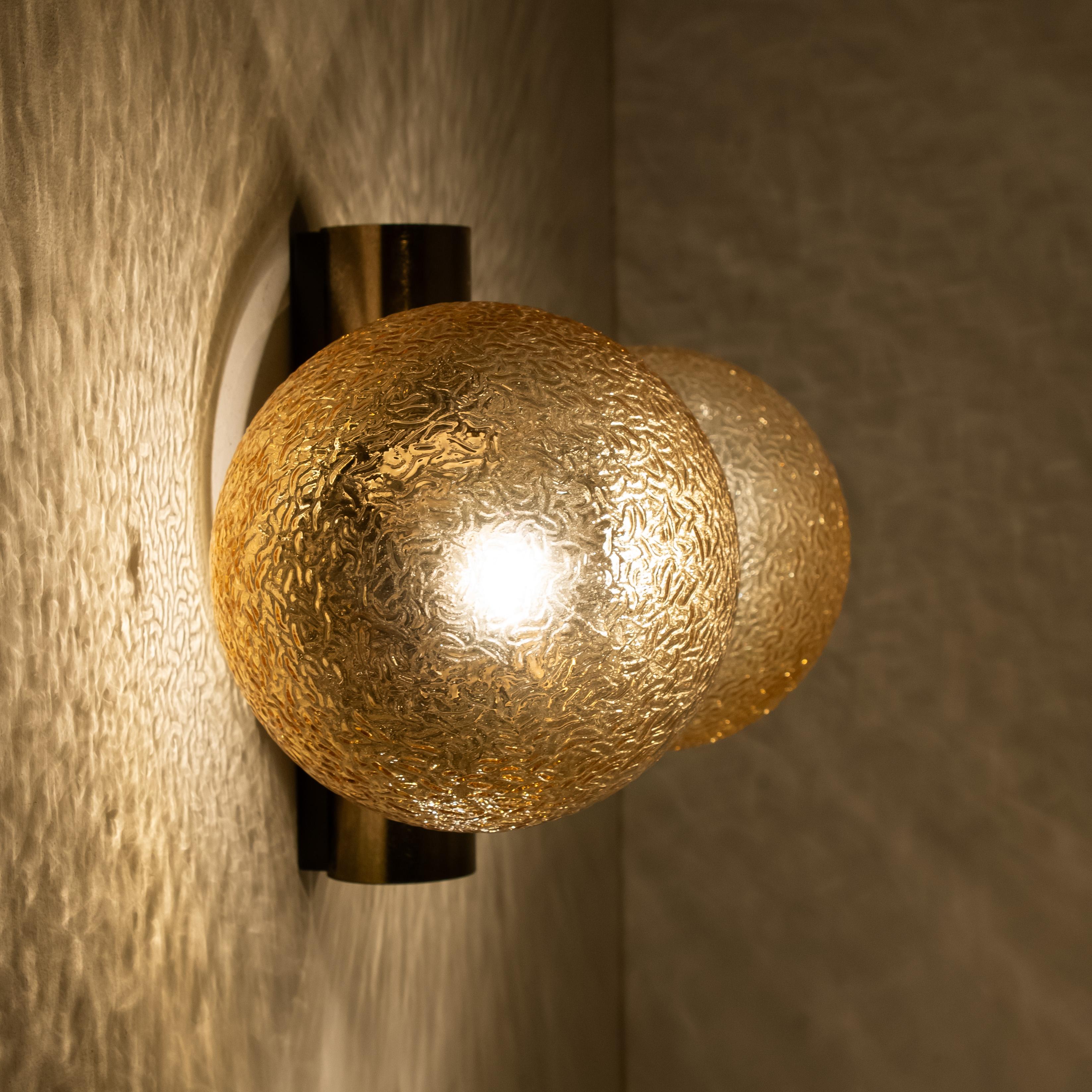 1 of the 4 Molecular Wall Lights with Amber Glass Globes, 1960s In Good Condition In Rijssen, NL