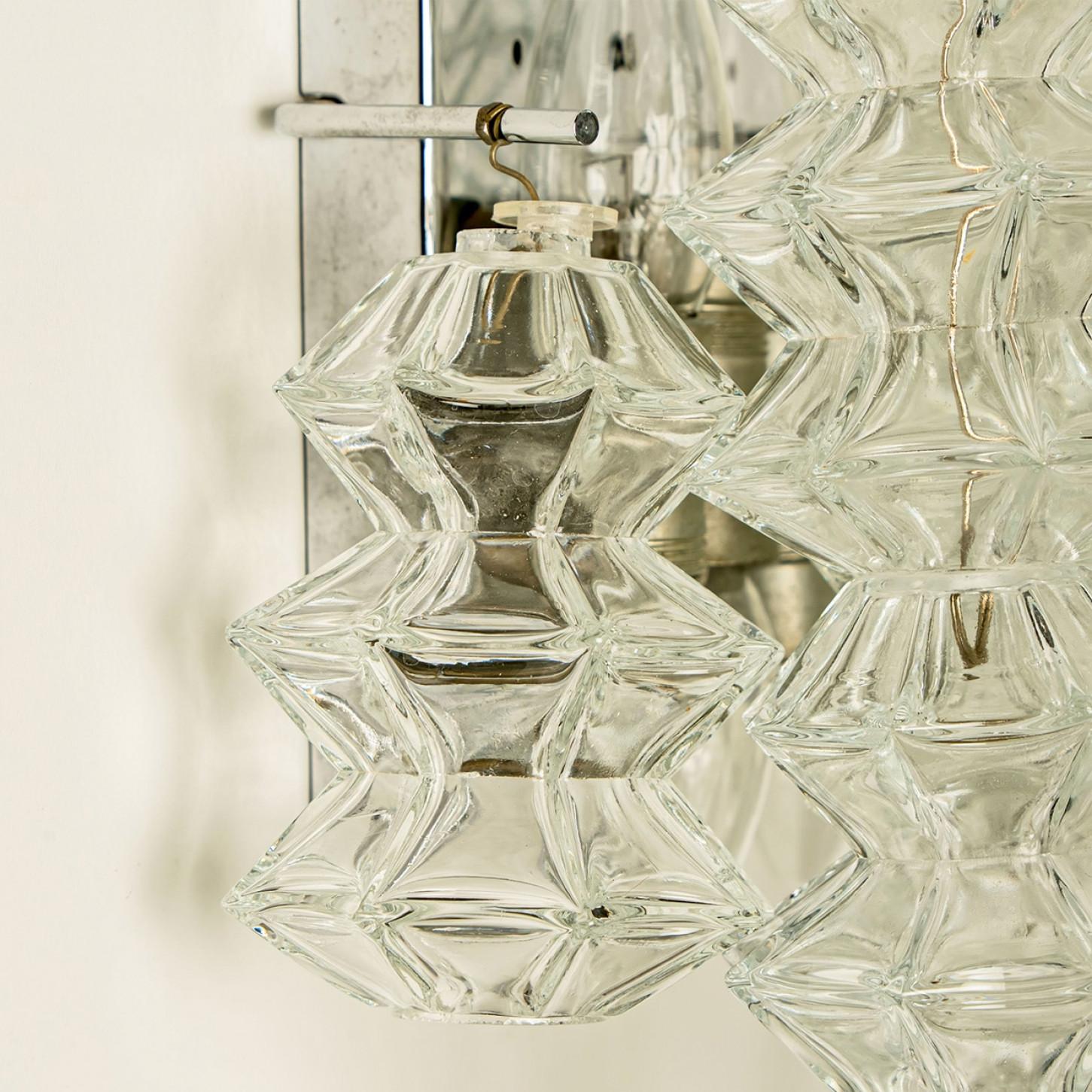1 des 4 appliques Pagoda en chrome et verre par Kalmar, Vienne 1969 en vente 6