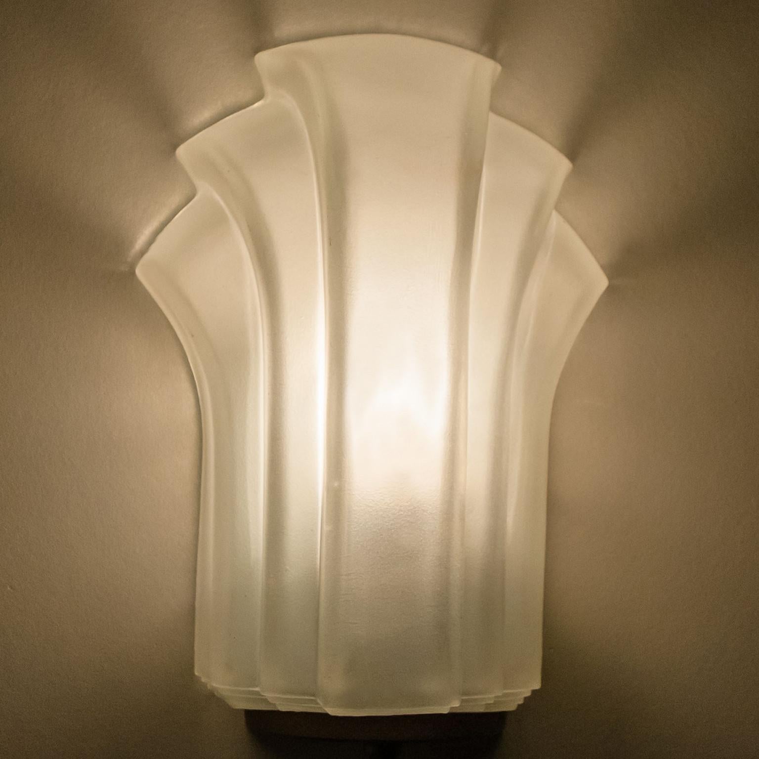 1 of the 4 Pairs Art Deco Style Milk Glass Shell Wall Lights, Germany, 1970 For Sale 5