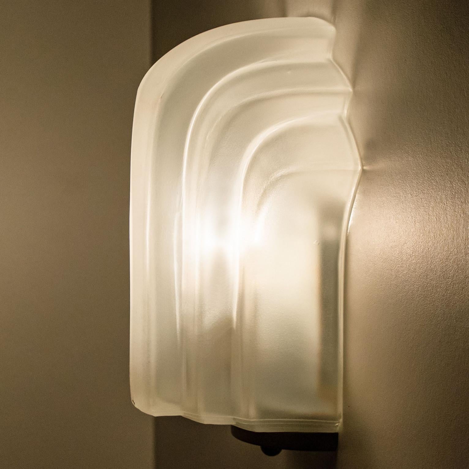 1 of the 4 Pairs Art Deco Style Milk Glass Shell Wall Lights, Germany, 1970 For Sale 7