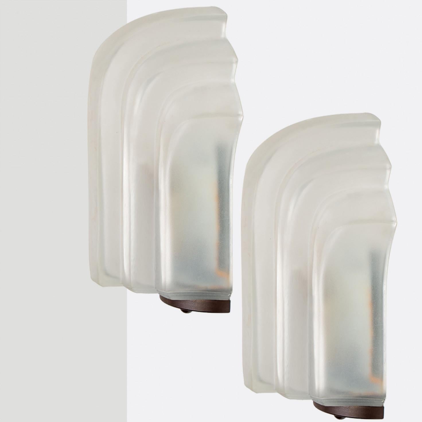 1 of the 4 Pairs Art Deco Style Milk Glass Shell Wall Lights, Germany, 1970 In Good Condition For Sale In Rijssen, NL