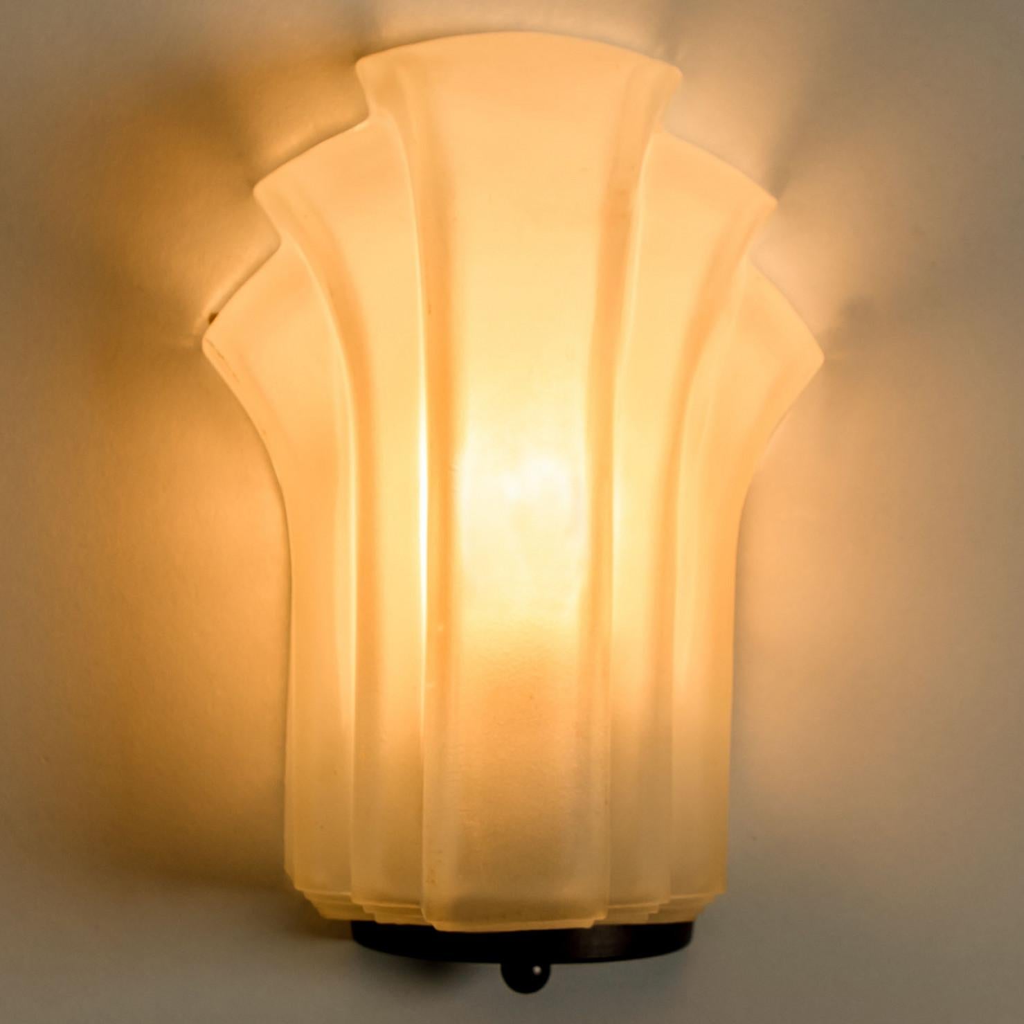 1 of the 4 Pairs Art Deco Style Milk Glass Shell Wall Lights, Germany, 1970 For Sale 2