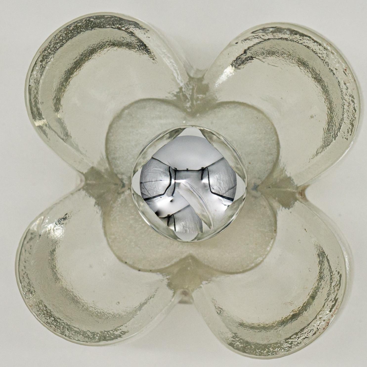 1 der 4 Paare von  Bubble Glass Wall Lights Flush Mounts Deutschland, 1970 im Angebot 3