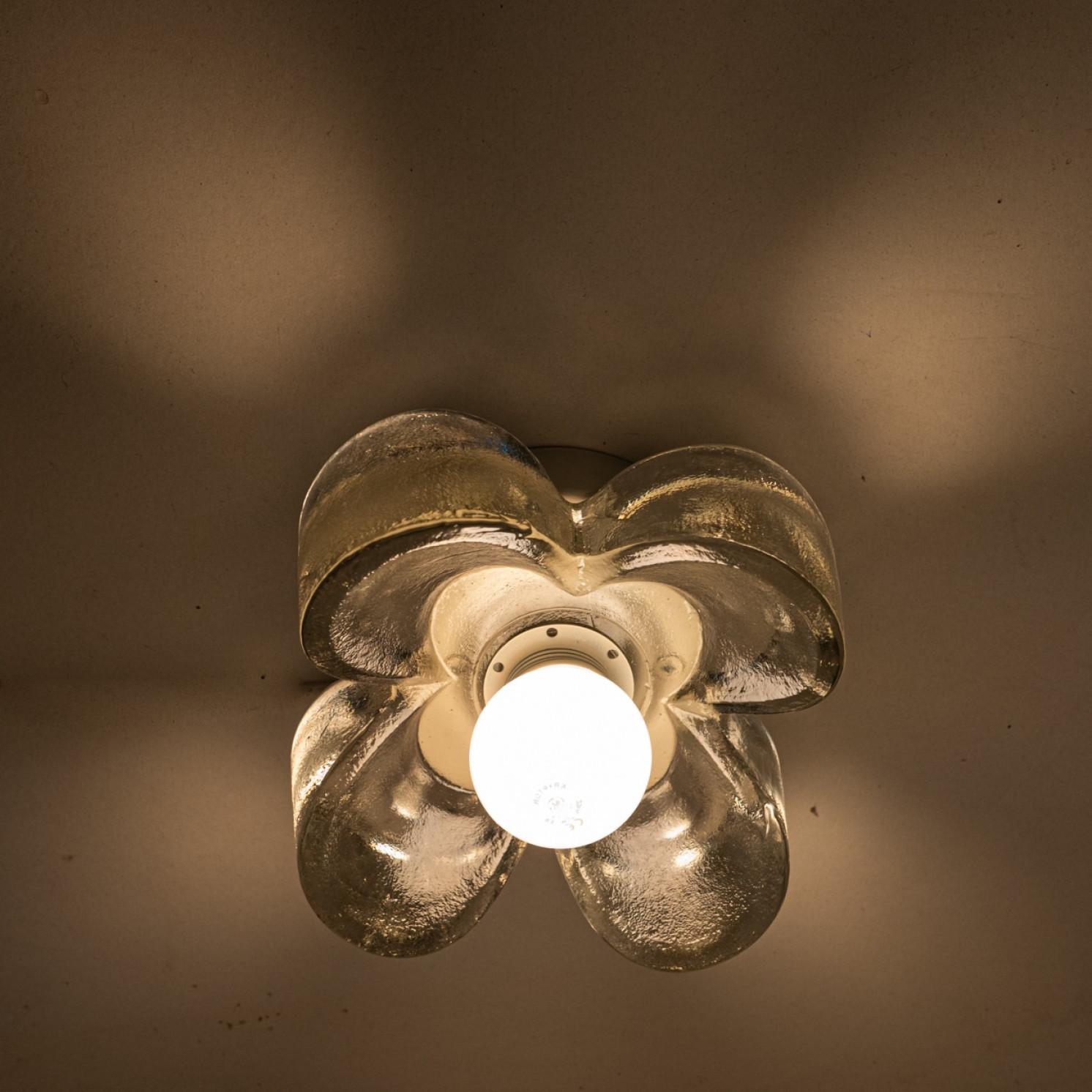 1 der 4 Paare von  Bubble Glass Wall Lights Flush Mounts Deutschland, 1970 im Angebot 4