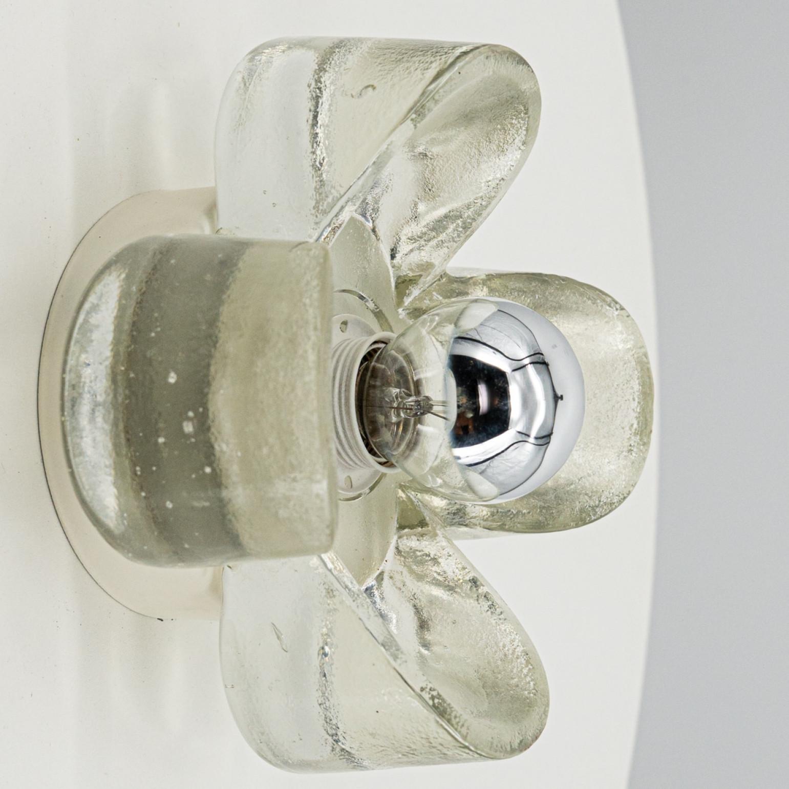 1 der 4 Paare von  Bubble Glass Wall Lights Flush Mounts Deutschland, 1970 im Angebot 6