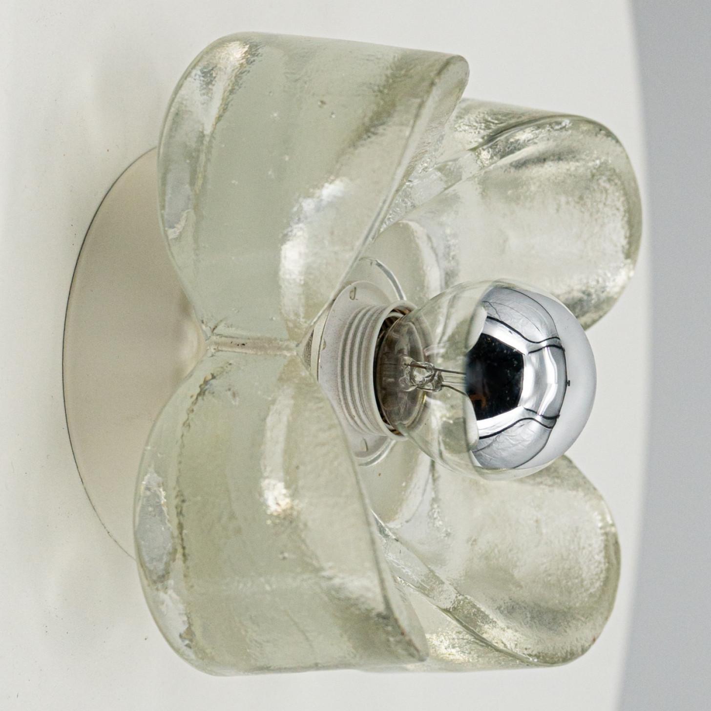 1 der 4 Paare von  Bubble Glass Wall Lights Flush Mounts Deutschland, 1970 (Ende des 20. Jahrhunderts) im Angebot