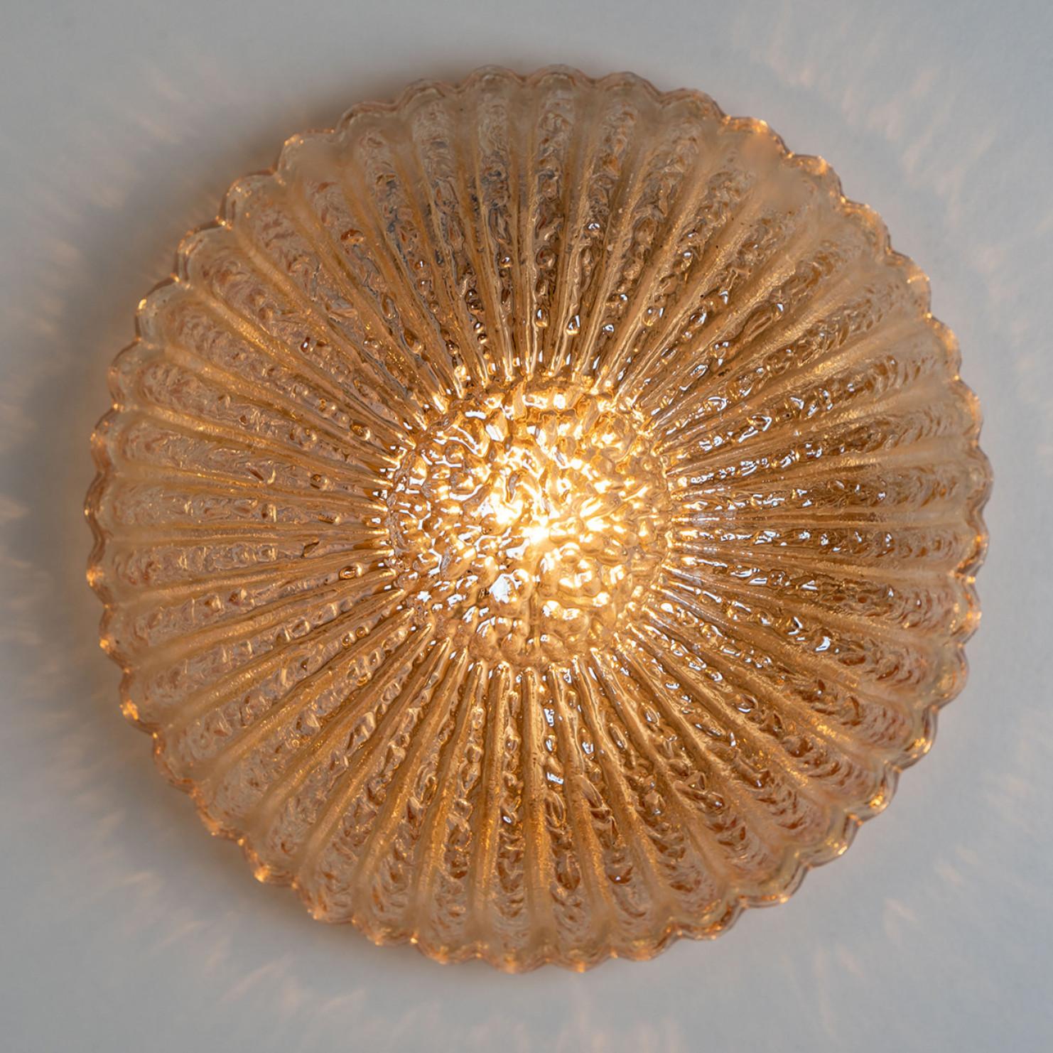 1 des 4 plafonniers ou encastrés en verre fumé de Peill Putzler, 1970 en vente 2
