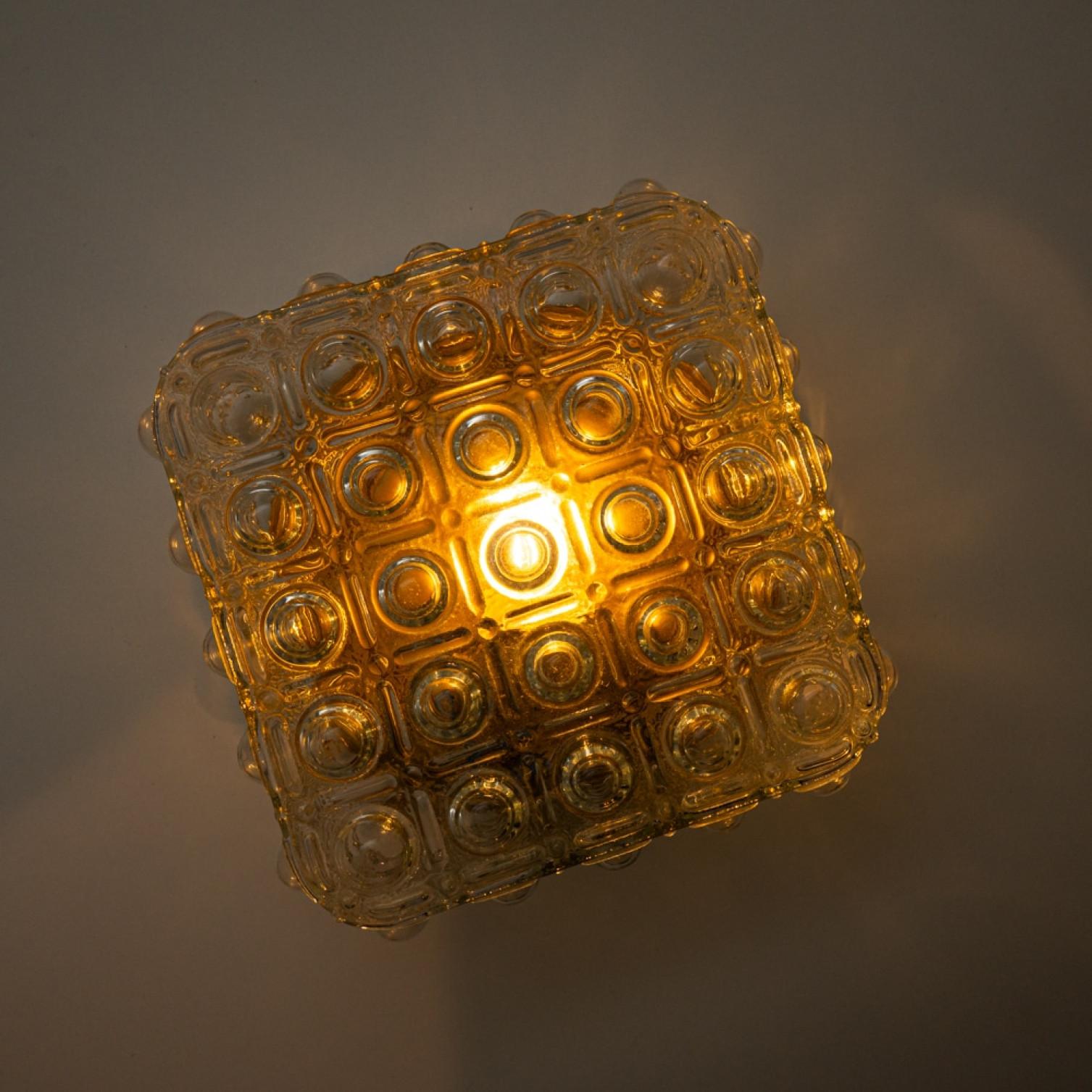 1 der 4 quadratischen Bubble Glass Flush Mount Wandleuchten von Helena Tynell, 1960 im Angebot 3