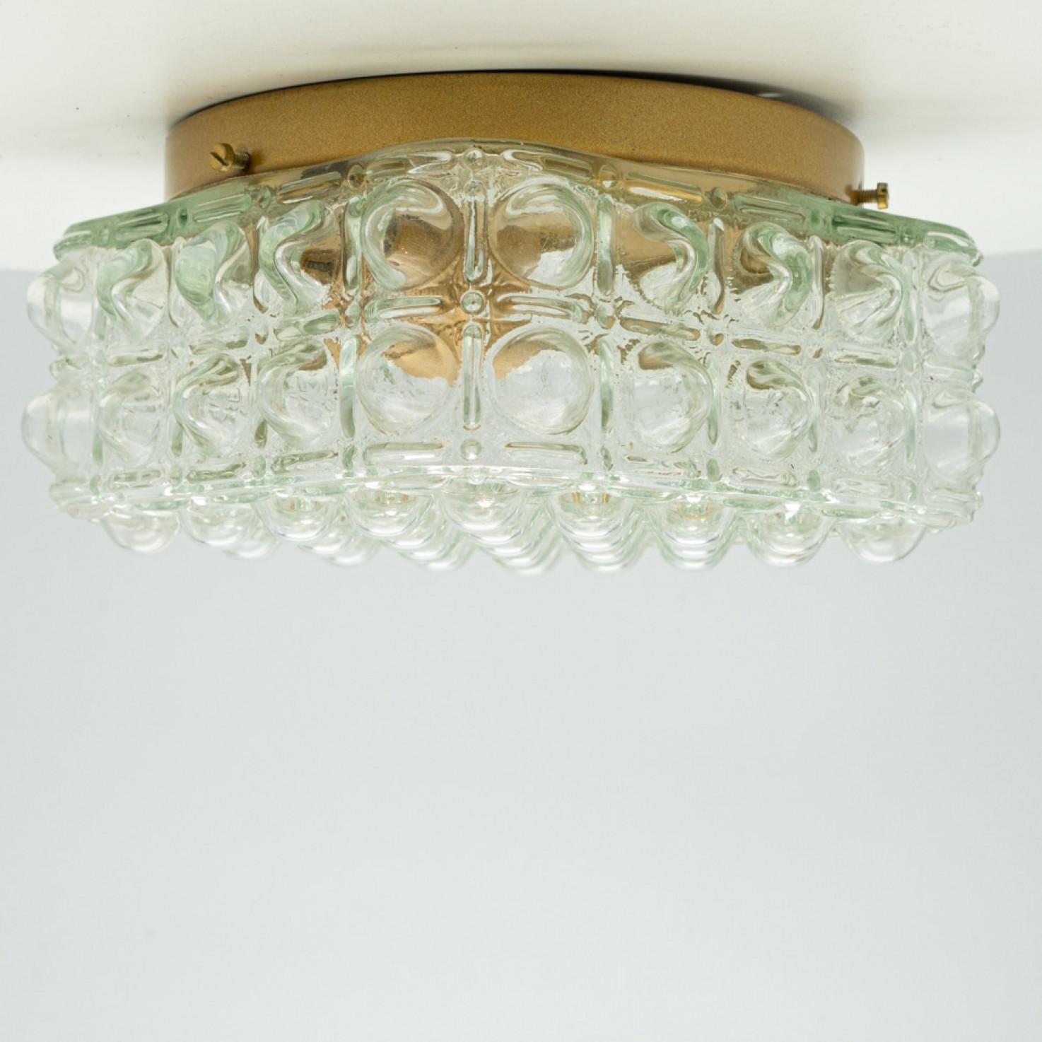 1 der 4 quadratischen Bubble Glass Flush Mount Wandleuchten von Helena Tynell, 1960 im Zustand „Gut“ im Angebot in Rijssen, NL