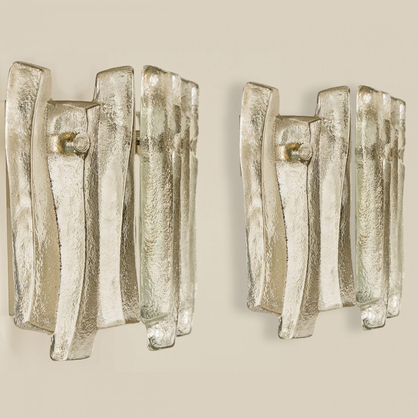 1 de los 4 Apliques Cromados de Cristal Hielo Texturado  Kalmar, 1970 Moderno de mediados de siglo en venta