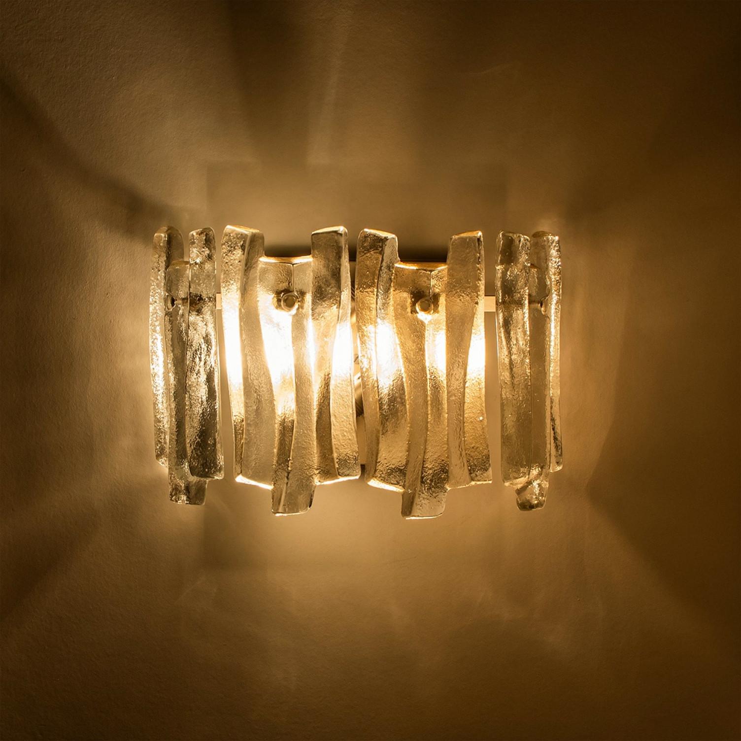 1 of the 4 Textured Ice Glass Chrome Wall Lights  Kalmar, 1970 In Good Condition For Sale In Rijssen, NL