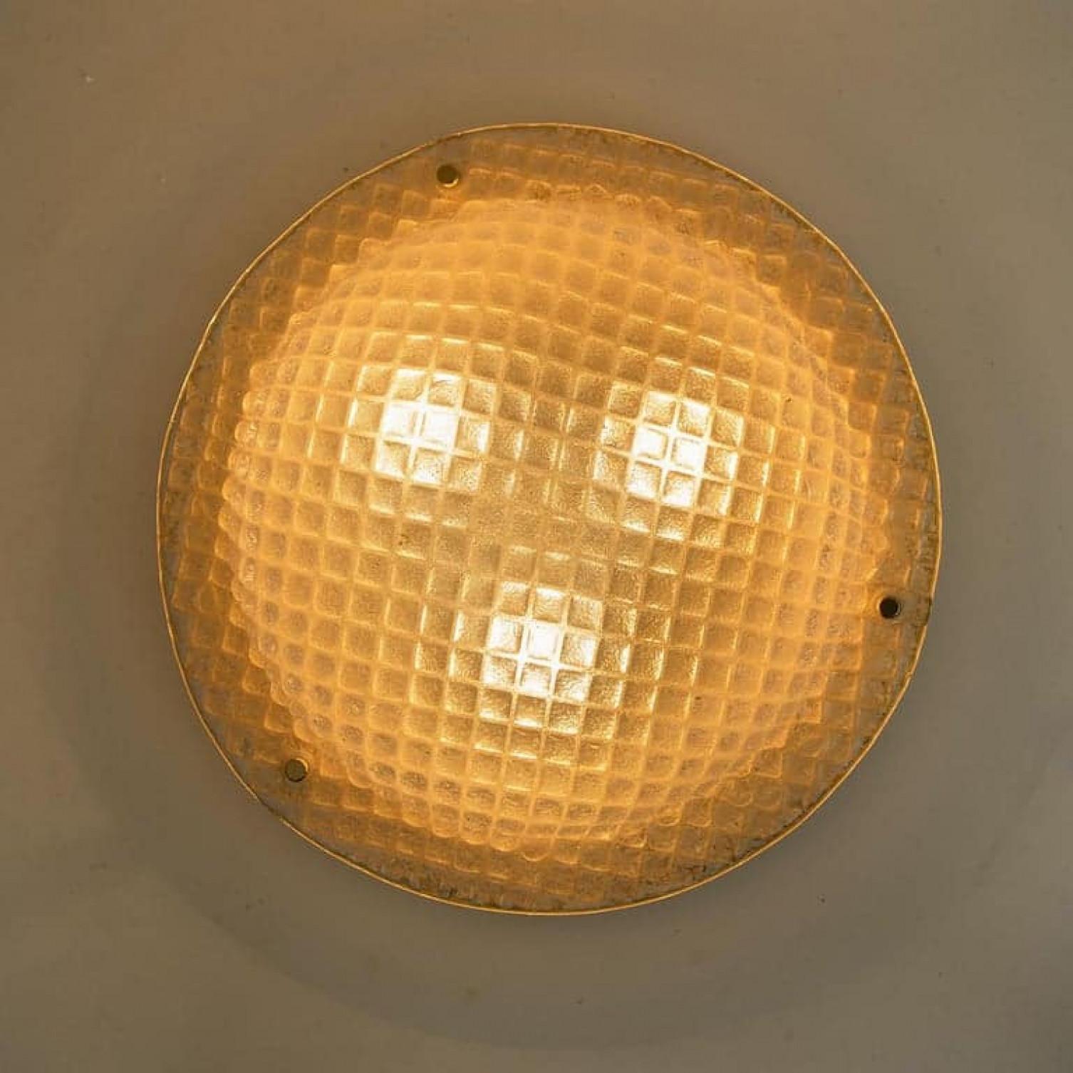 1 of the 4 Textured Murano Flush Mount / Wall Light by Hillebrand, 1970 For Sale 3