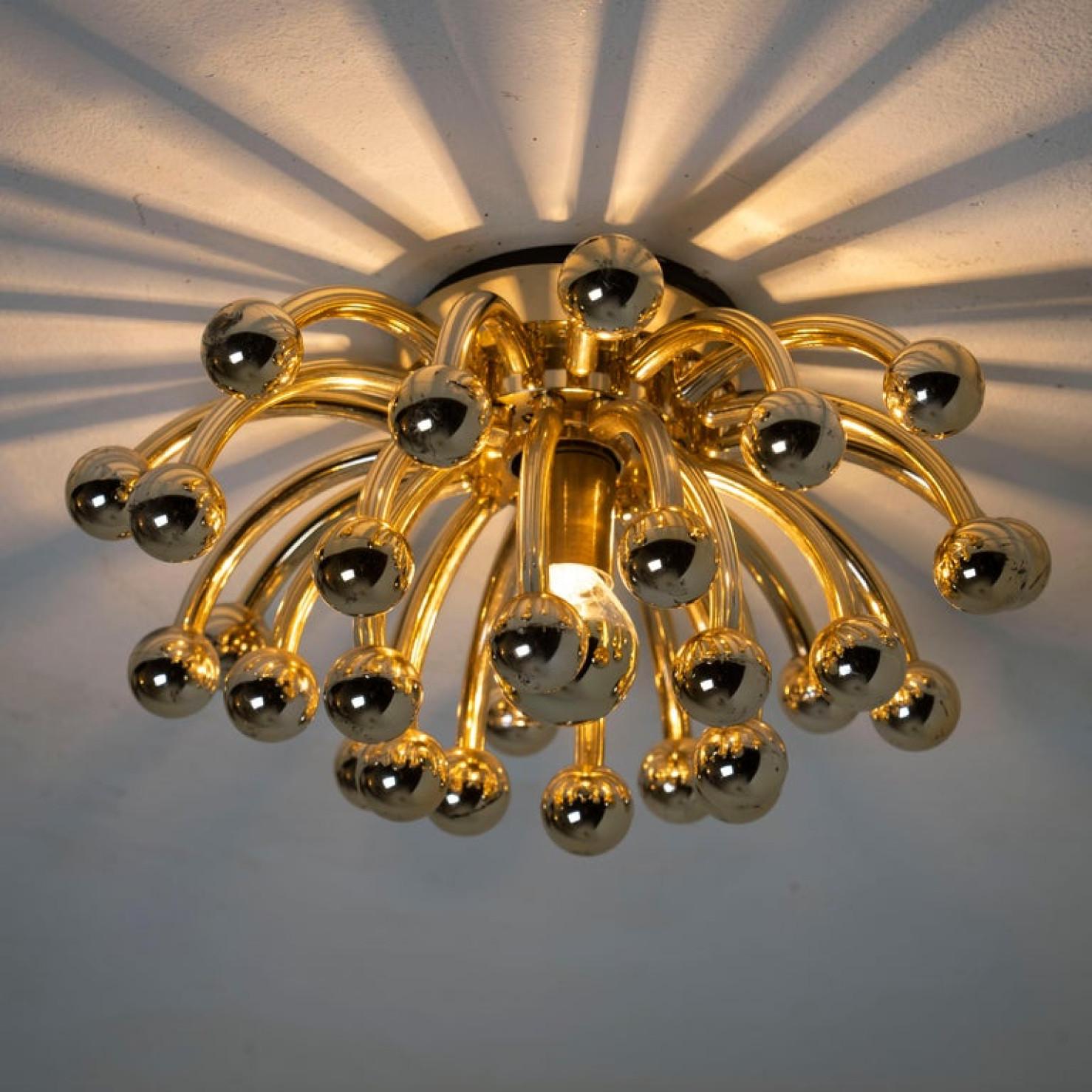 1 of the 4 Valenti Luce Pistillino Wall Lights, Italy, 1970 For Sale 4
