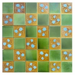 1 des 40 carreaux en relief glacés Art déco de Gilliot Frères, Hemiksem, vers 1920