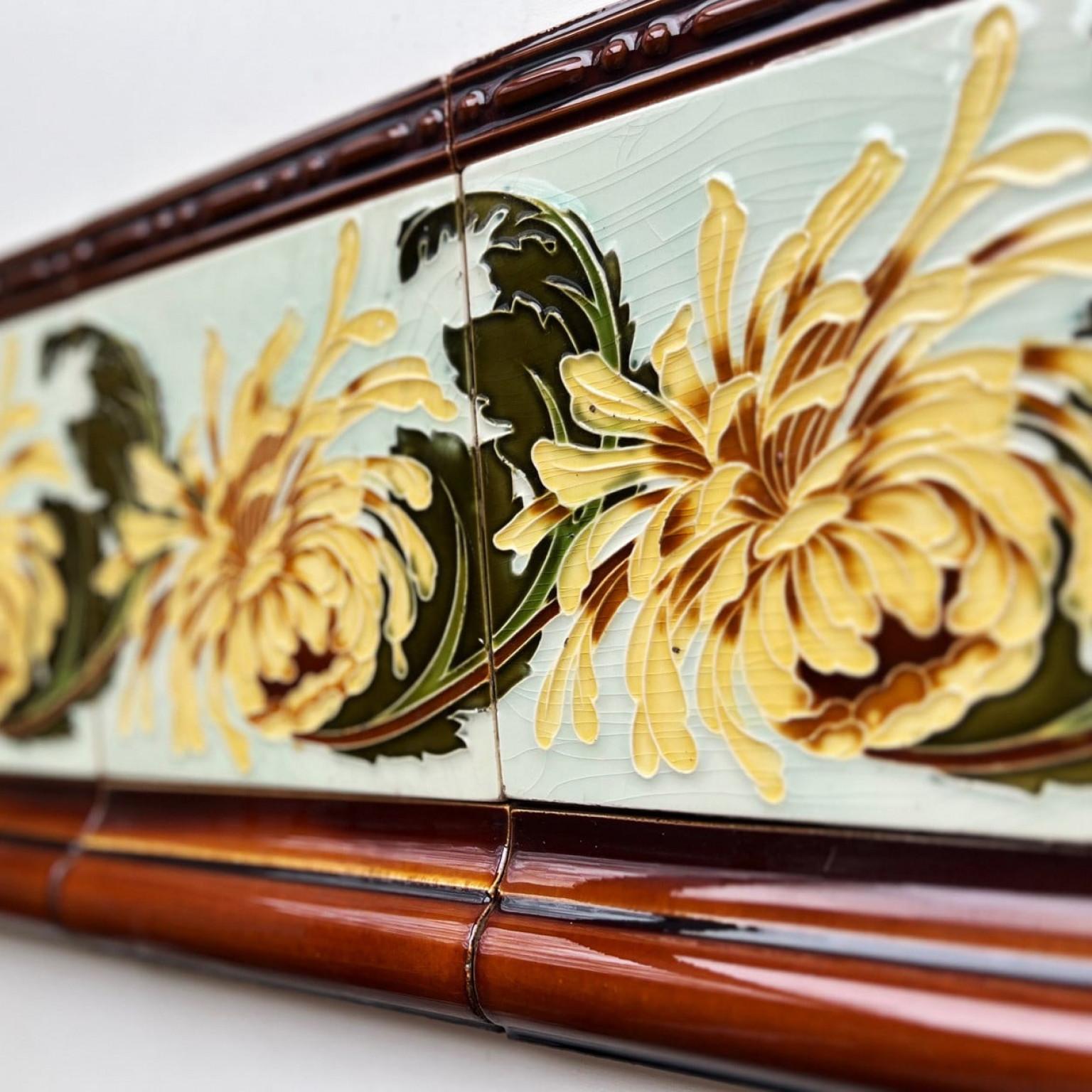 1 delle 42 piastrelle Art Nouveau, opera di Gilliot Hemiksem, Belgio, anni '30 circa in vendita 3
