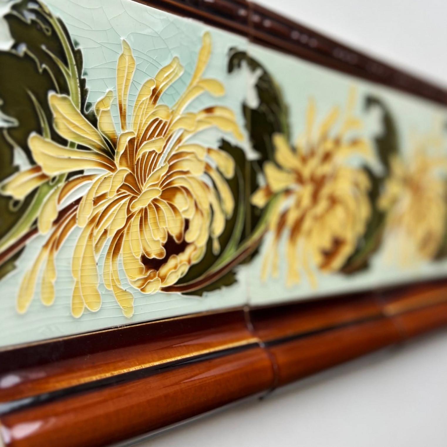 Ceramica 1 delle 42 piastrelle Art Nouveau, opera di Gilliot Hemiksem, Belgio, anni '30 circa in vendita