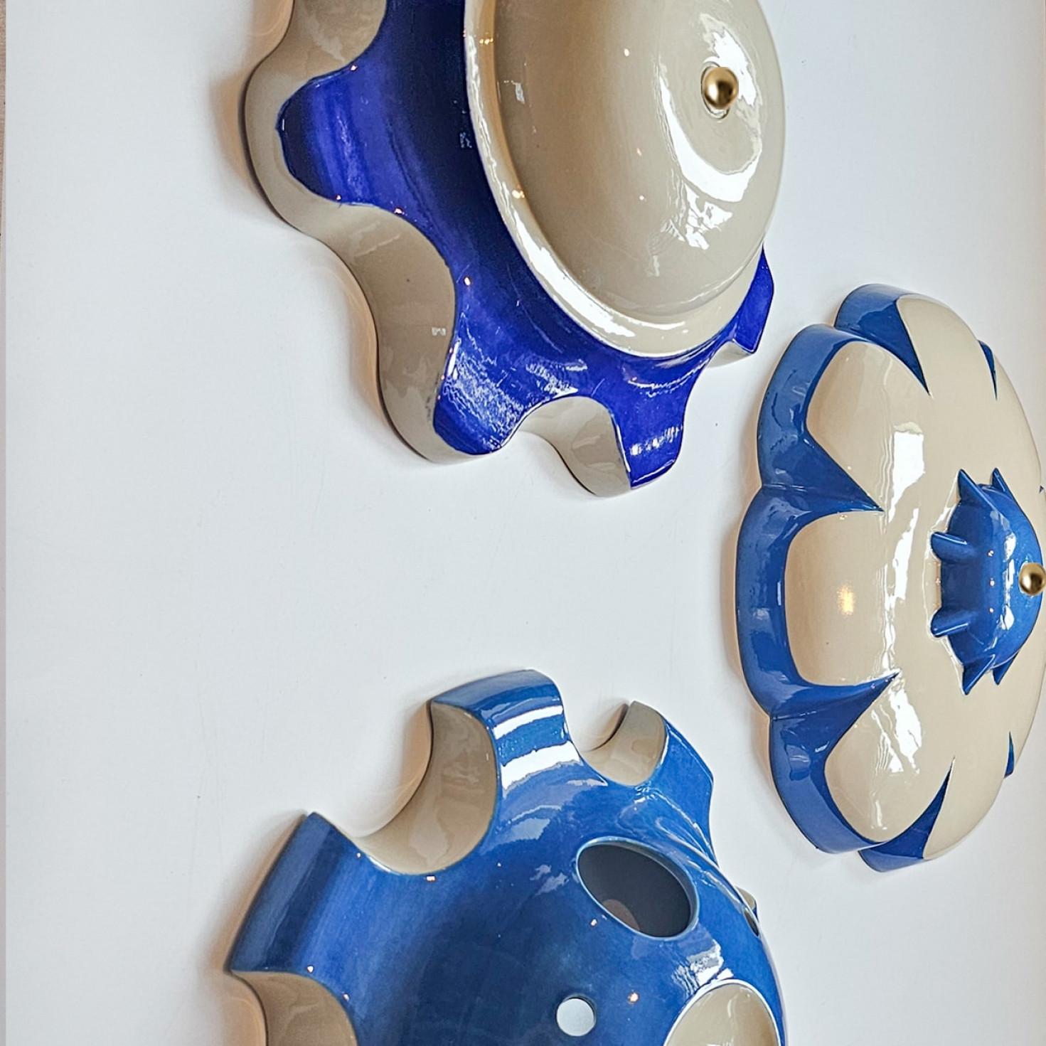1 des 5 lampes en céramique Blue Lila, Rosettes par Jeanine Keizer, 1990 Bon état - En vente à Rijssen, NL