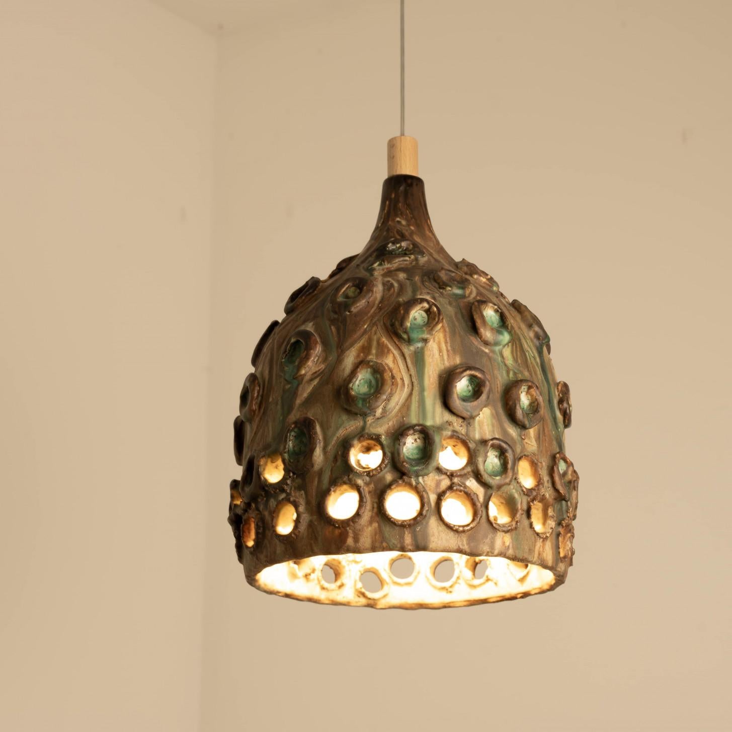 Fine XX secolo 1 dei 5 ciondoli in ceramica Greene & Greene, Danimarca 1970 in vendita