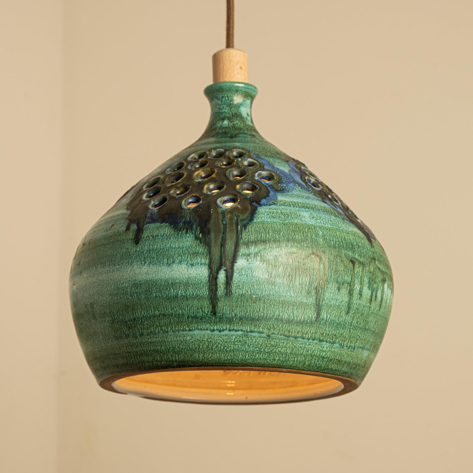 Fine XX secolo 1 dei 5 ciondoli in ceramica Greene & Greene, Danimarca 1970 in vendita