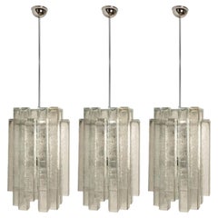 1 de las 5 lámparas colgantes Doria de cristal acanalado y cromo, Alemania, década de 1960