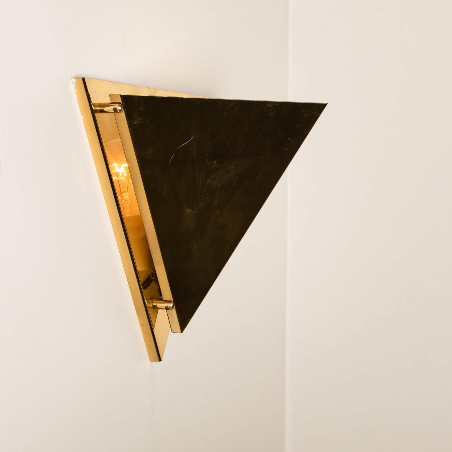 1 of the 5 Pyramid Shaped Massive Brass Wall Lamps, 1970s For Sale 3
