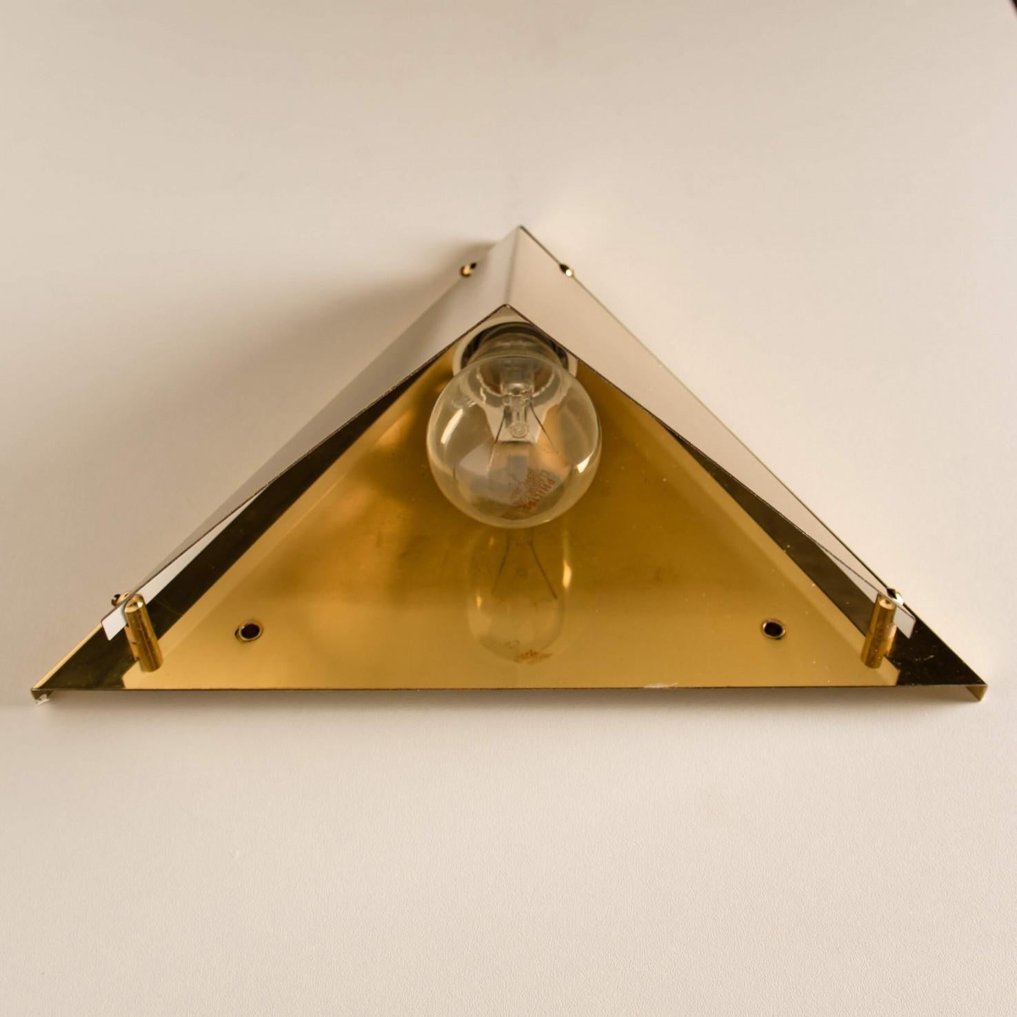 1 of the 5 Pyramid Shaped Massive Brass Wall Lamps, 1970s For Sale 5