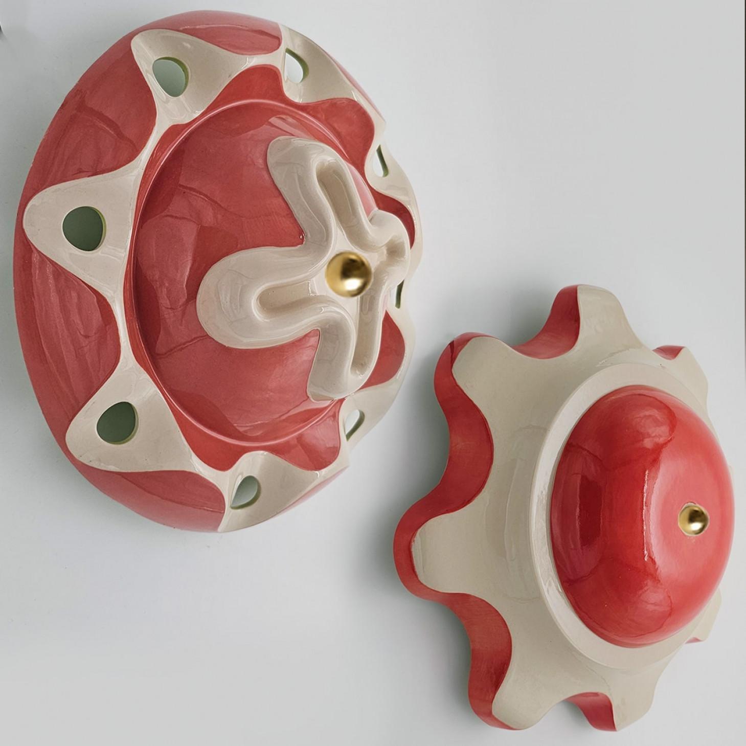 Céramique 1 des 5 lampes en céramique rouge, Rosettes par Jeanine Keizer, 1990 en vente