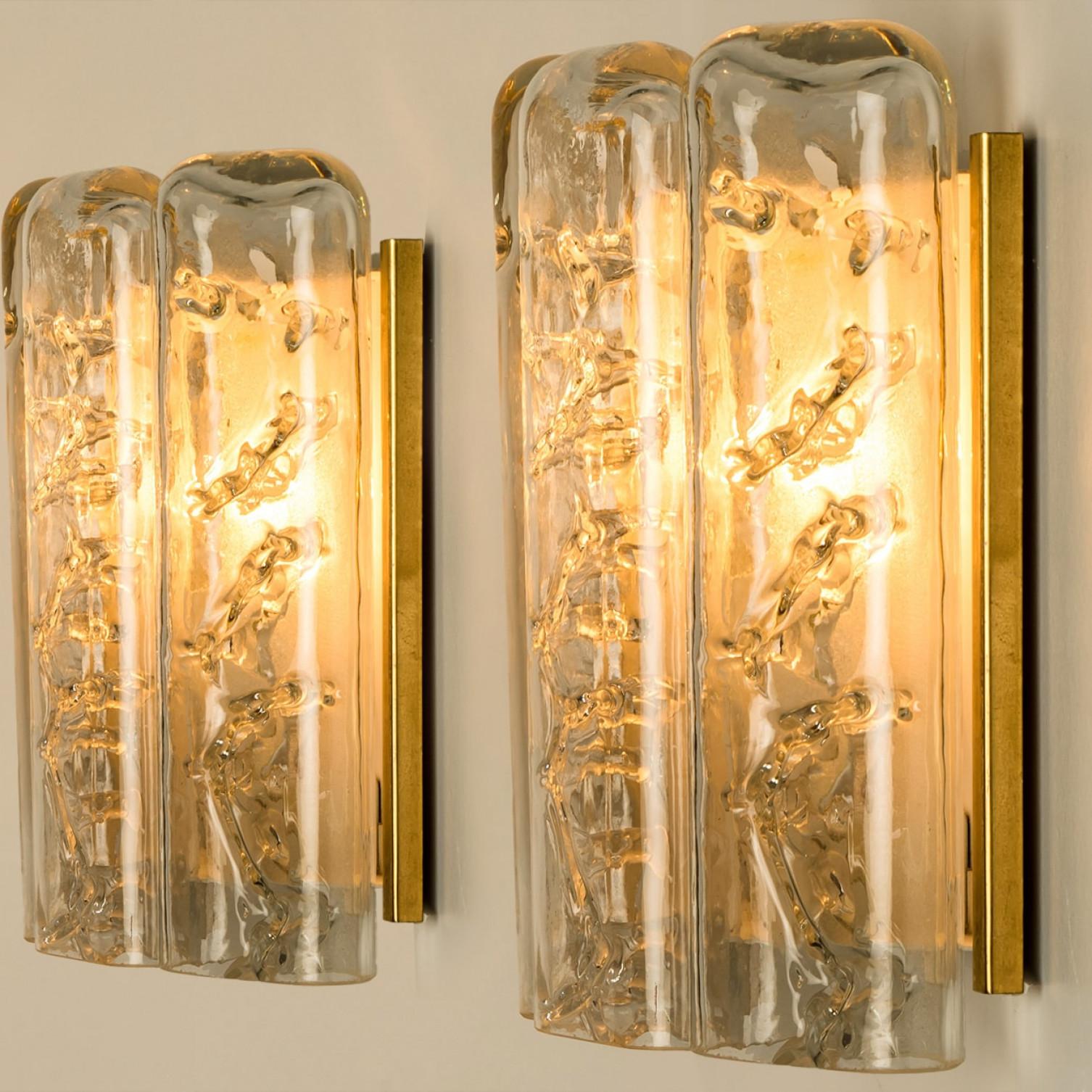 1 delle 5 Applique strutturate in vetro soffiato e ottone di Doria, 1960 In condizioni buone in vendita a Rijssen, NL