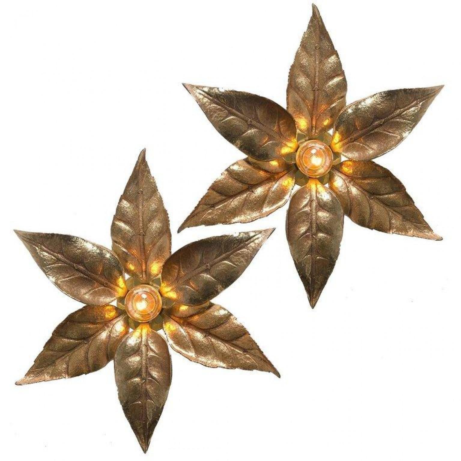 1 de los 5 Apliques de doble flor de latón estilo Willy Daro, años 70 en venta 1