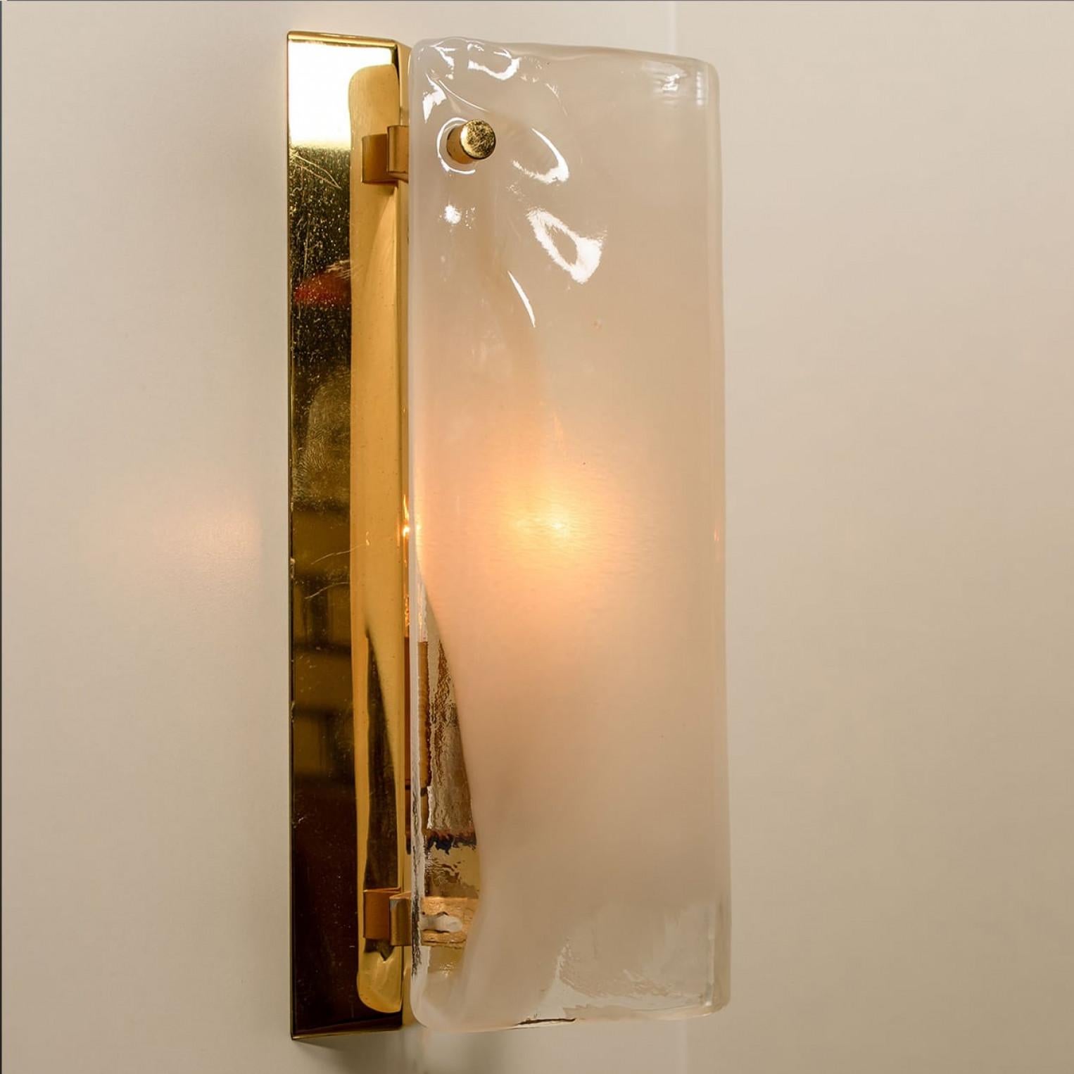 1 of the 6 Brass and Opal Clear Glass Wall Lights by J.T. Kalmar, 1960s en vente 4