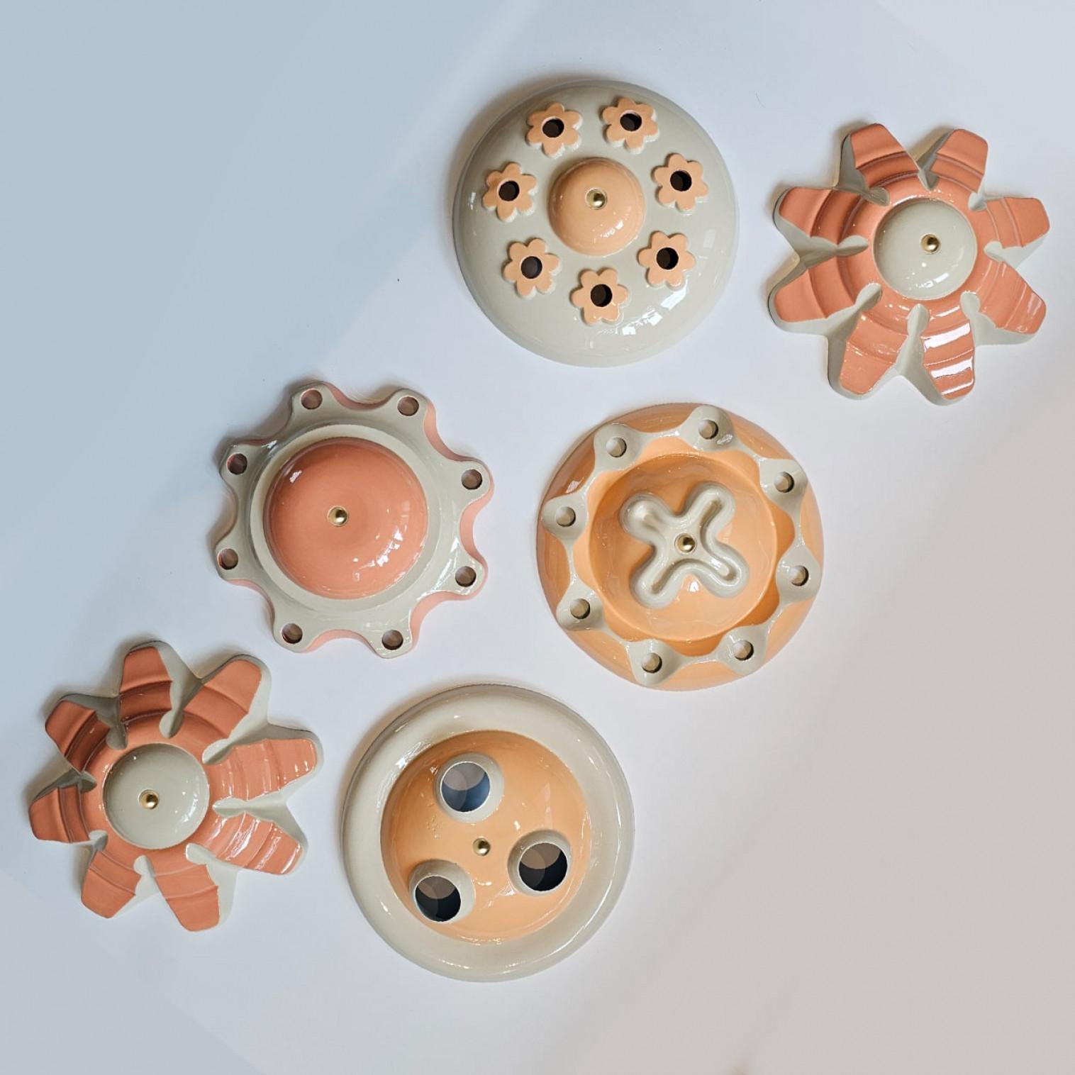 Modern 1 of the 6 Colored Ceramic Lamps, Rosettes by Jeanine Keizer, 1990 For Sale