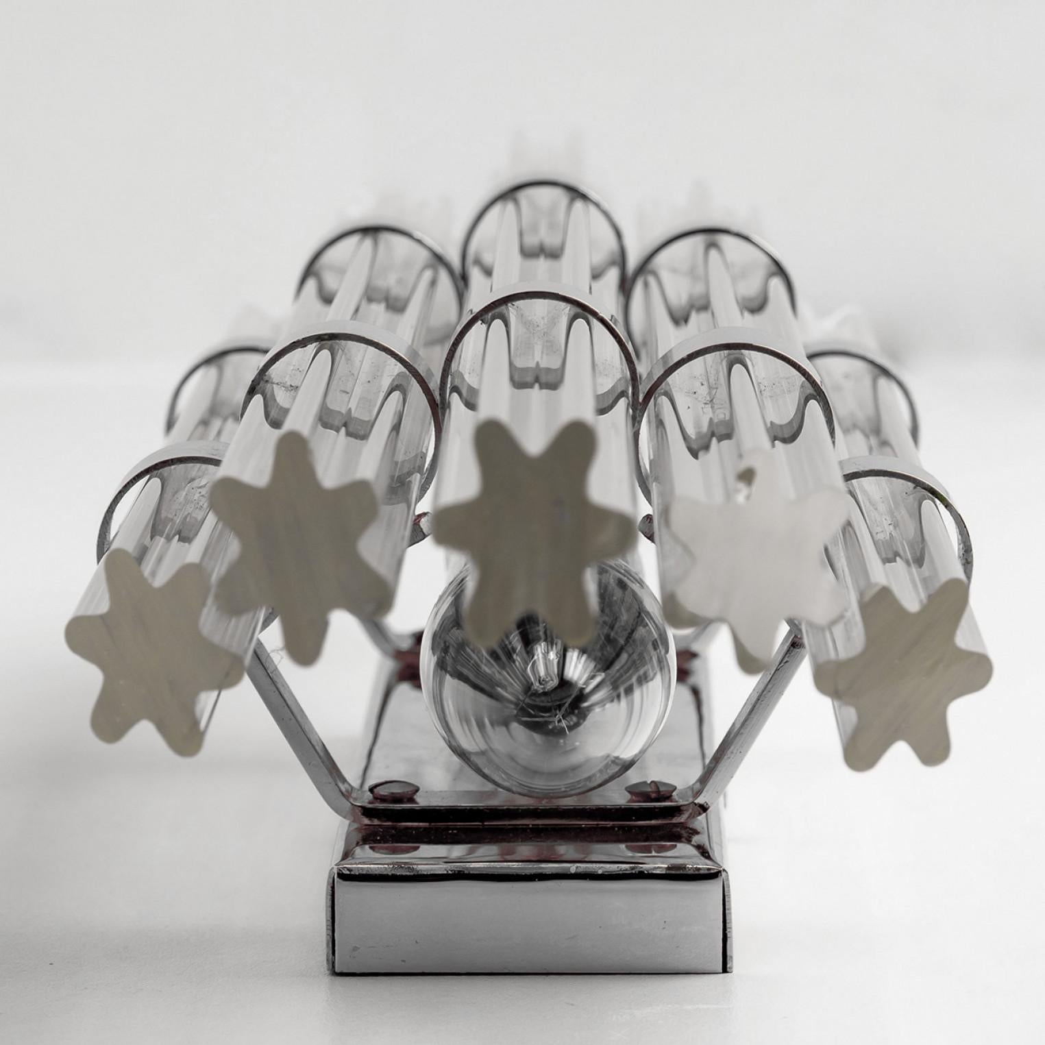 1 de los 6 Apliques de Pared Cromados con Varilla de Cristal en Forma de Flor en Estilo de Sciolari mediados del siglo XX en venta
