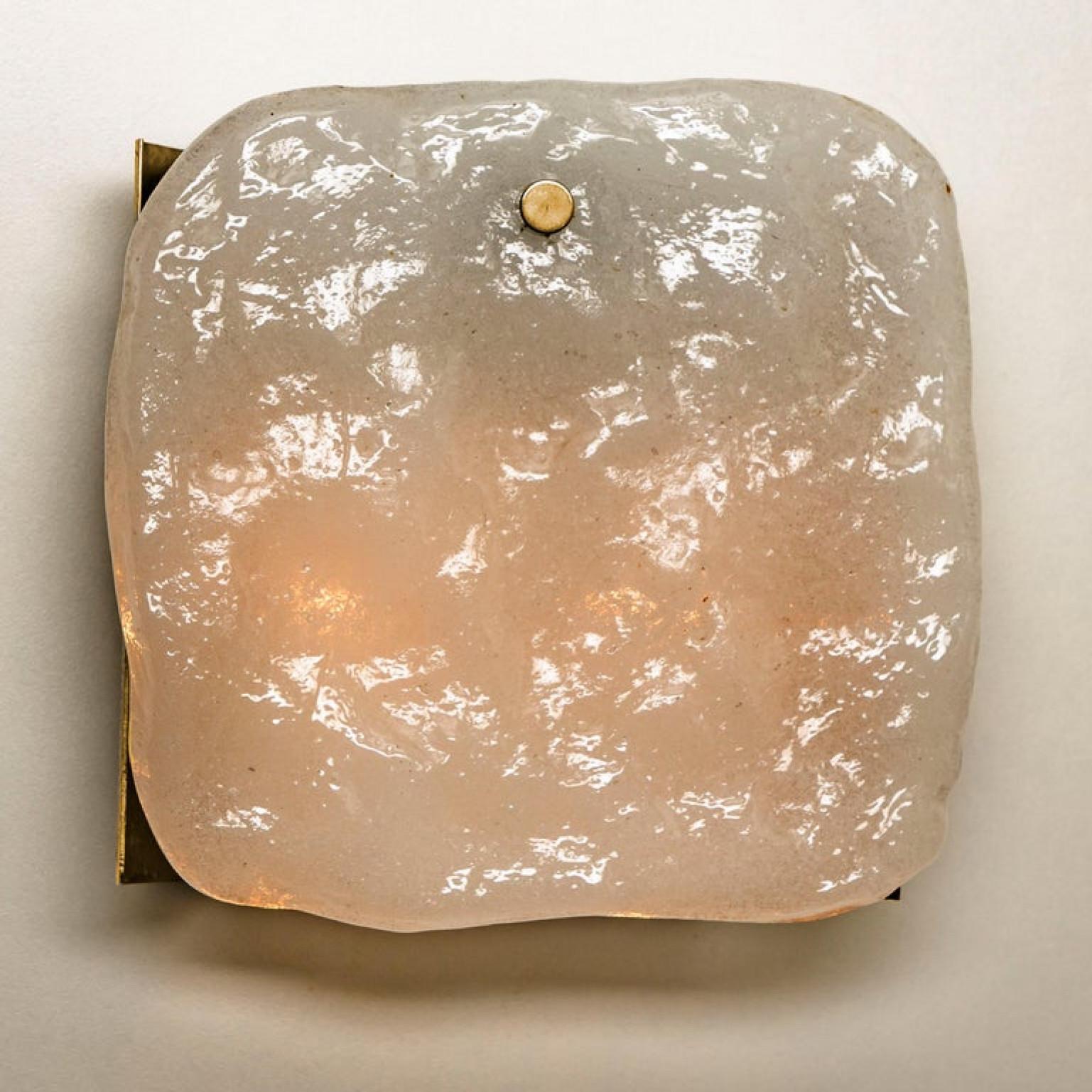 1 dei 6 apparecchi di illuminazione in vetro e ottone progettati da J.T. Kalmar, Austria, 1960 in vendita 1