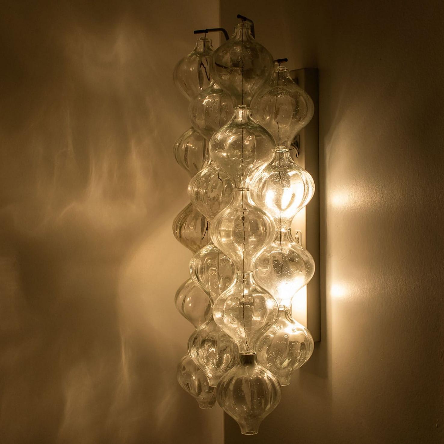 1 des 6 grandes lampes murales ou appliques Tulipan de J.T. Kalmar en vente 4
