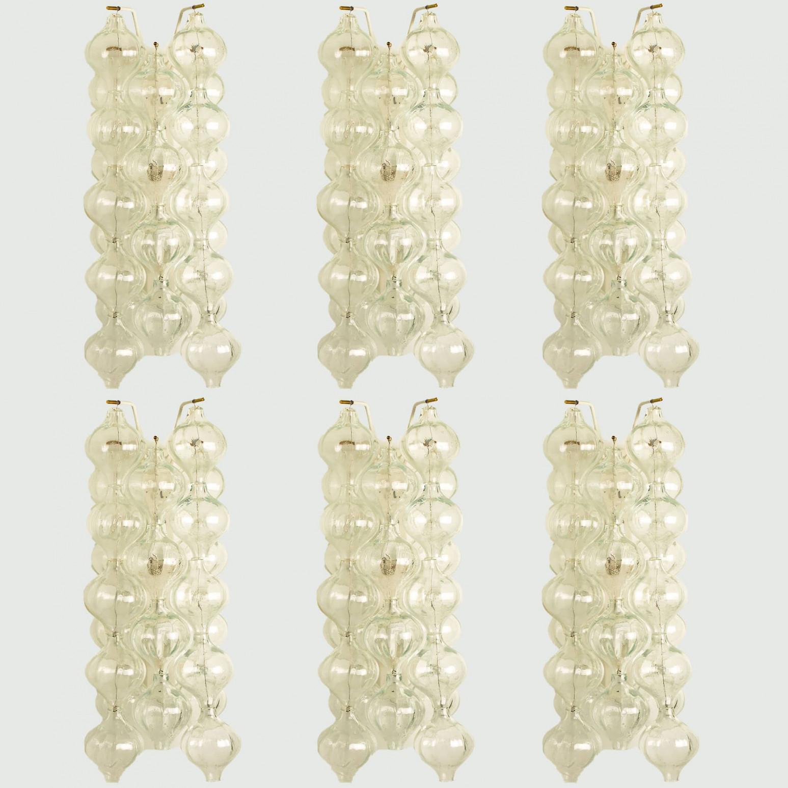 Allemand 1 des 6 grandes lampes murales ou appliques Tulipan de J.T. Kalmar en vente