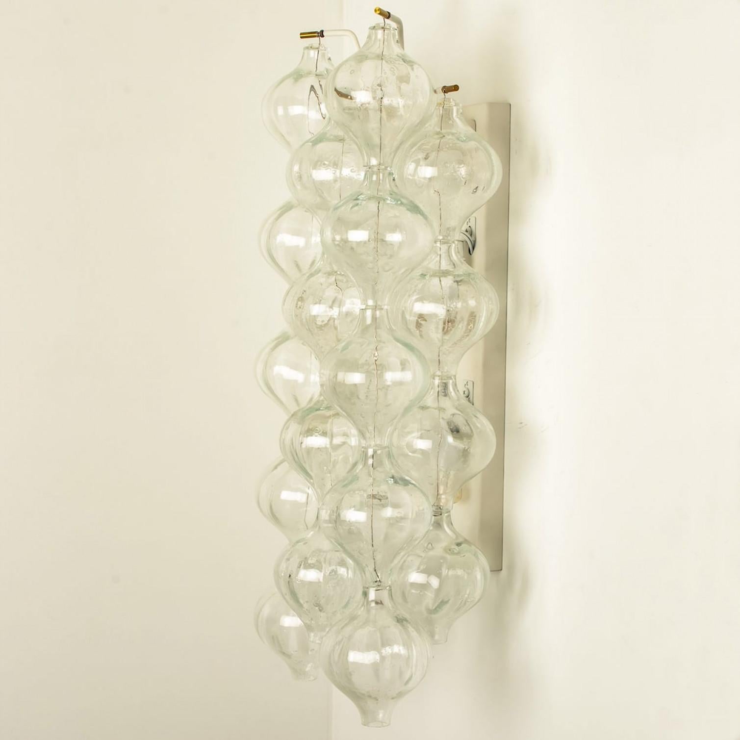 1 des 6 grandes lampes murales ou appliques Tulipan de J.T. Kalmar en vente 1