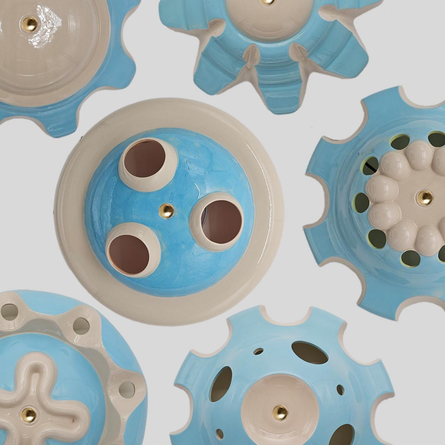 Moderne 1 des 6 lampes en céramique bleu clair, Rosettes par Jeanine Keizer, 1990 en vente