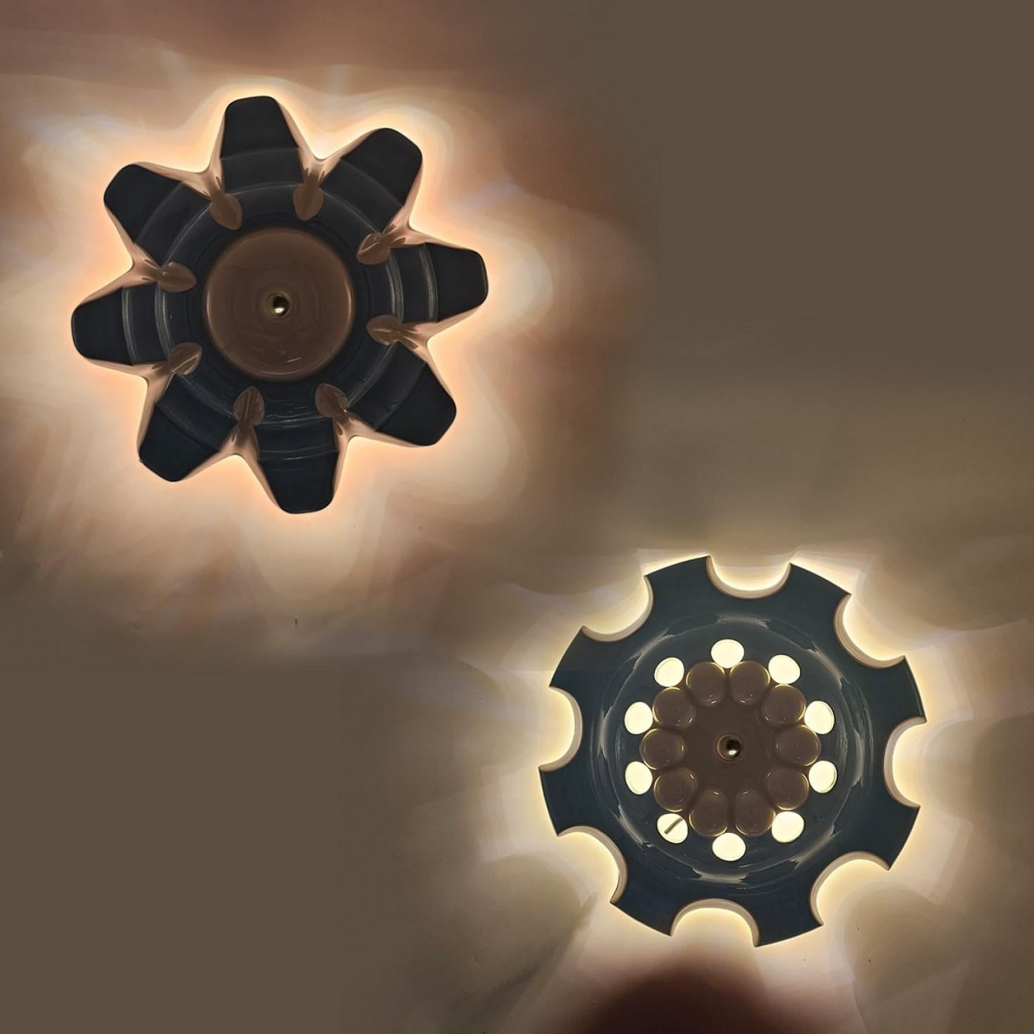 1 of the 6 Light Blue Ceramic Lamps, Rosettes by Jeanine Keizer, 1990 In Good Condition For Sale In Rijssen, NL