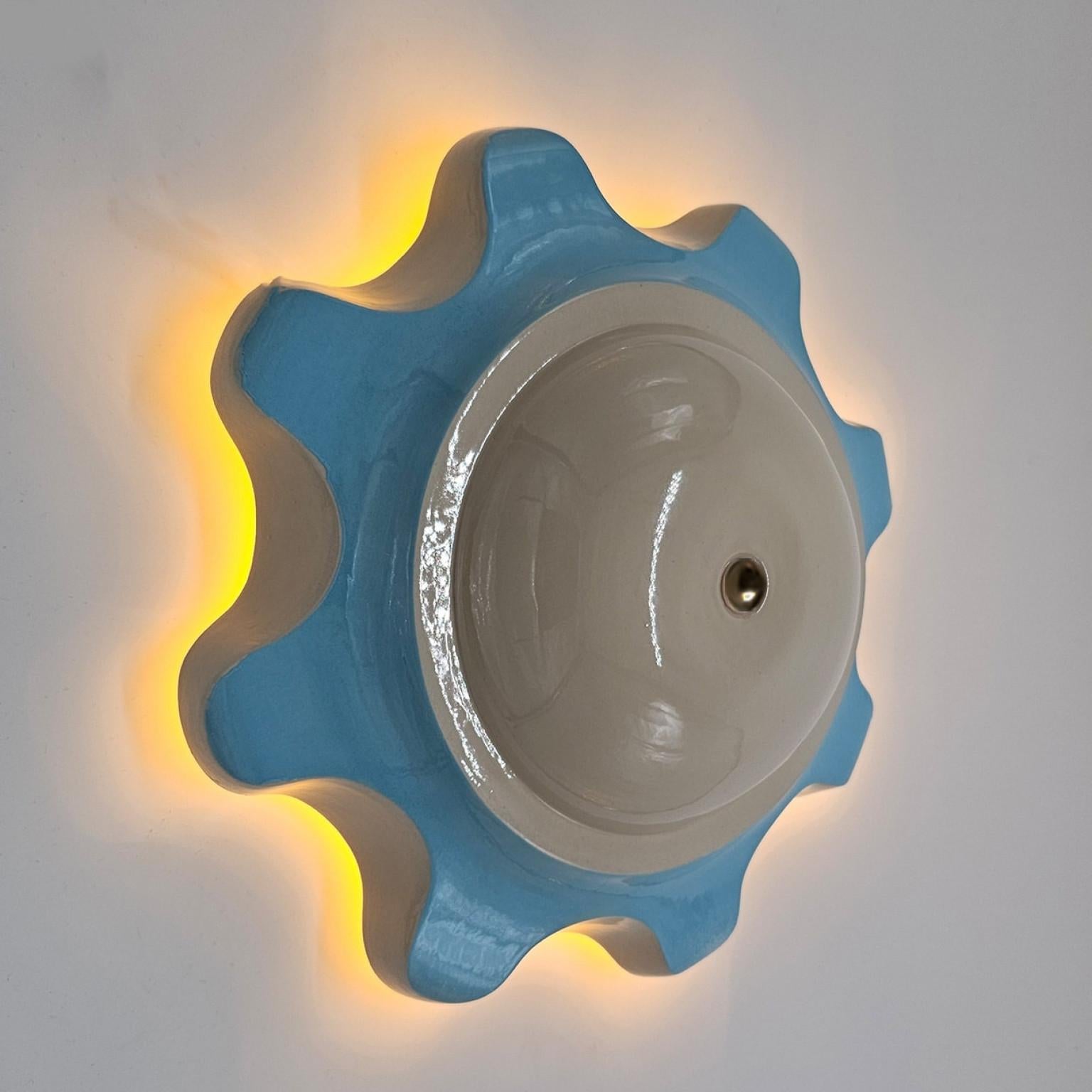 1 de las 6 Lámparas de cerámica azul claro, rosetones de Jeanine Keizer, 1990 Cerámico en venta