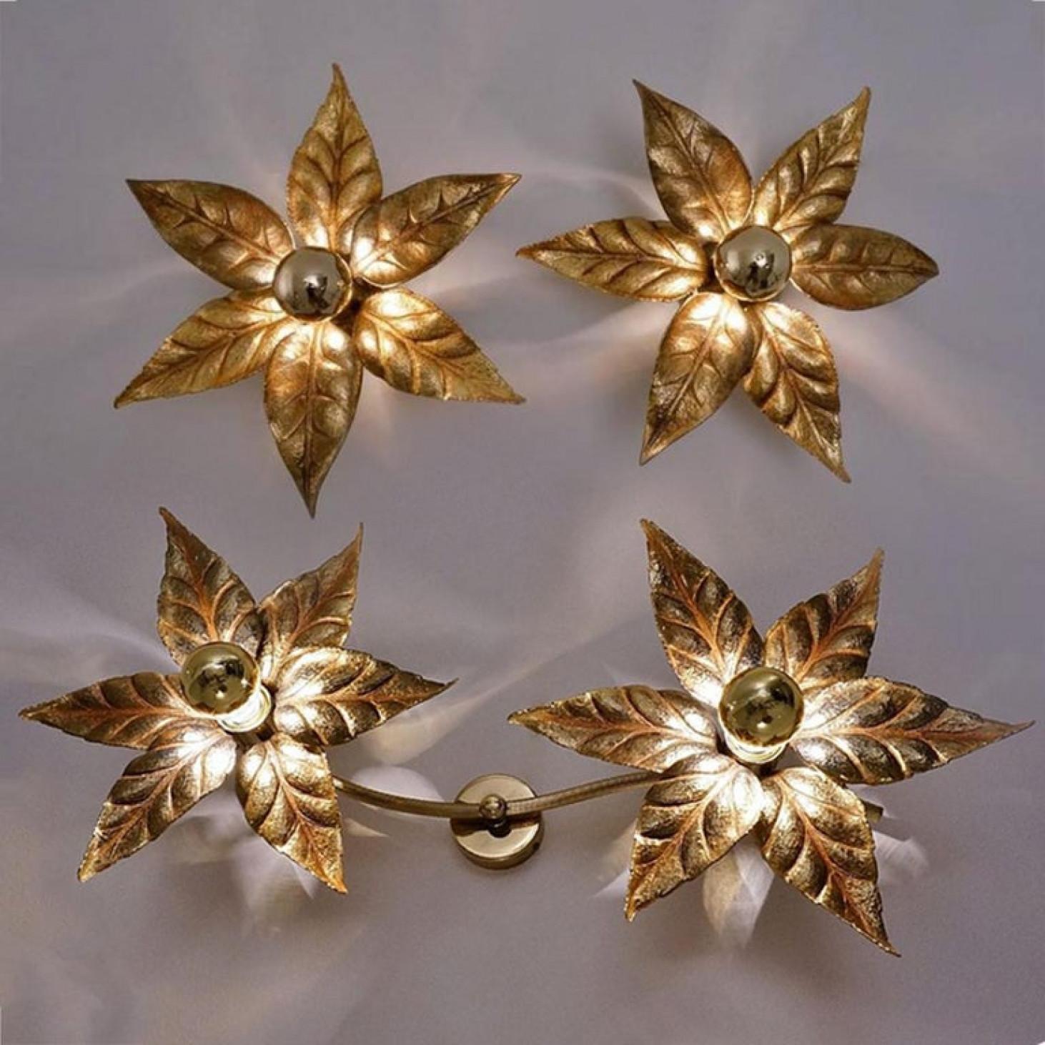 1 de los 6 Apliques de doble flor de latón estilo Willy Daro, años 70 en venta 4