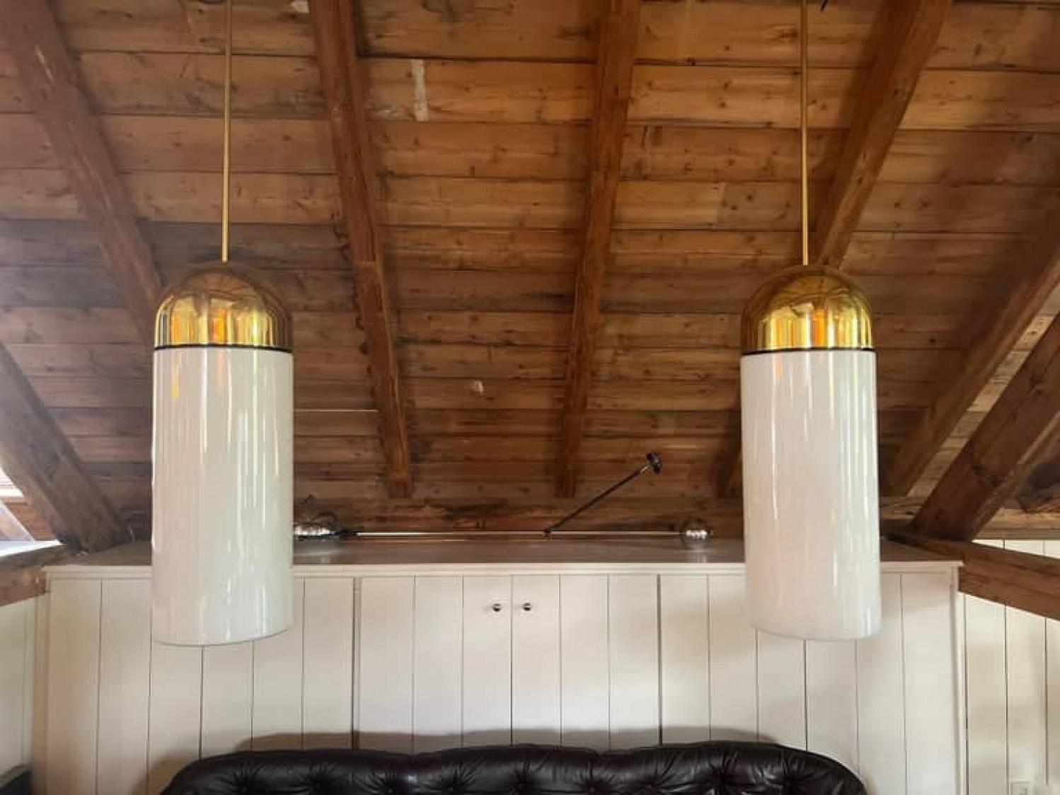 Ottone 1 delle 6 luci a sospensione XL in vetro opaco e ottone di Limburg, anni '70 in vendita