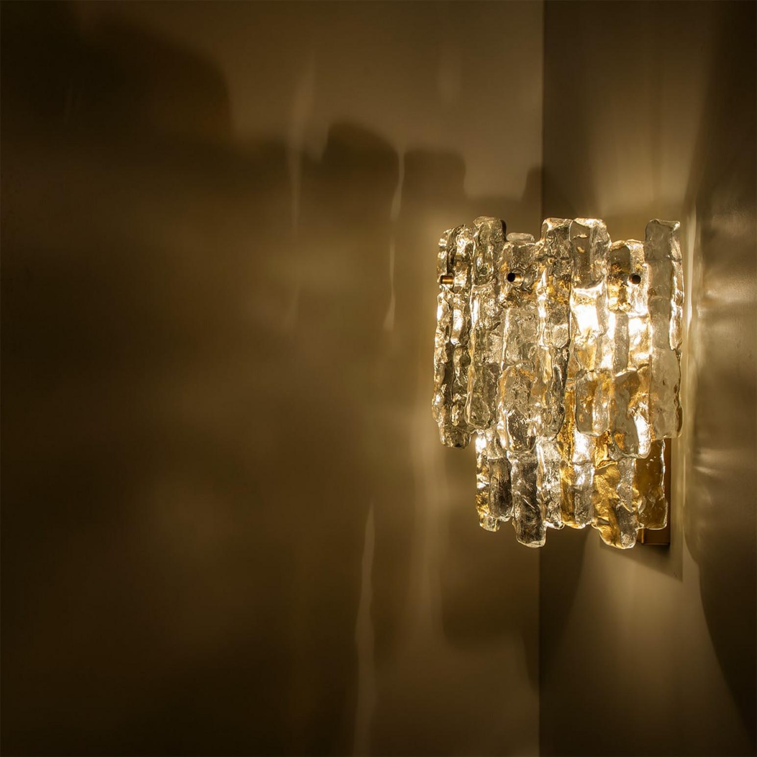 1 of the 6 XL Textured Ice glass Wall Lights Kalmar, 1970s en venta 2