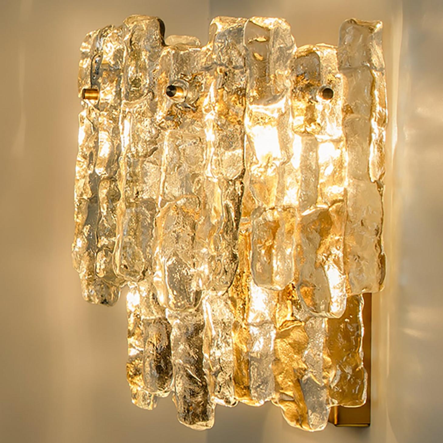 1 of the 6 XL Textured Ice glass Wall Lights Kalmar, 1970s en venta 3