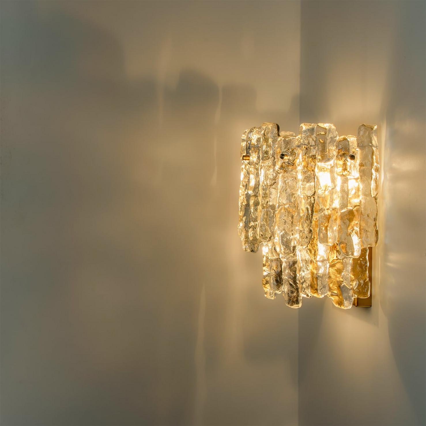 1 des 6 XL Lampes murales en verre texturé Ice Lighting Kalmar, années 1970 en vente 4