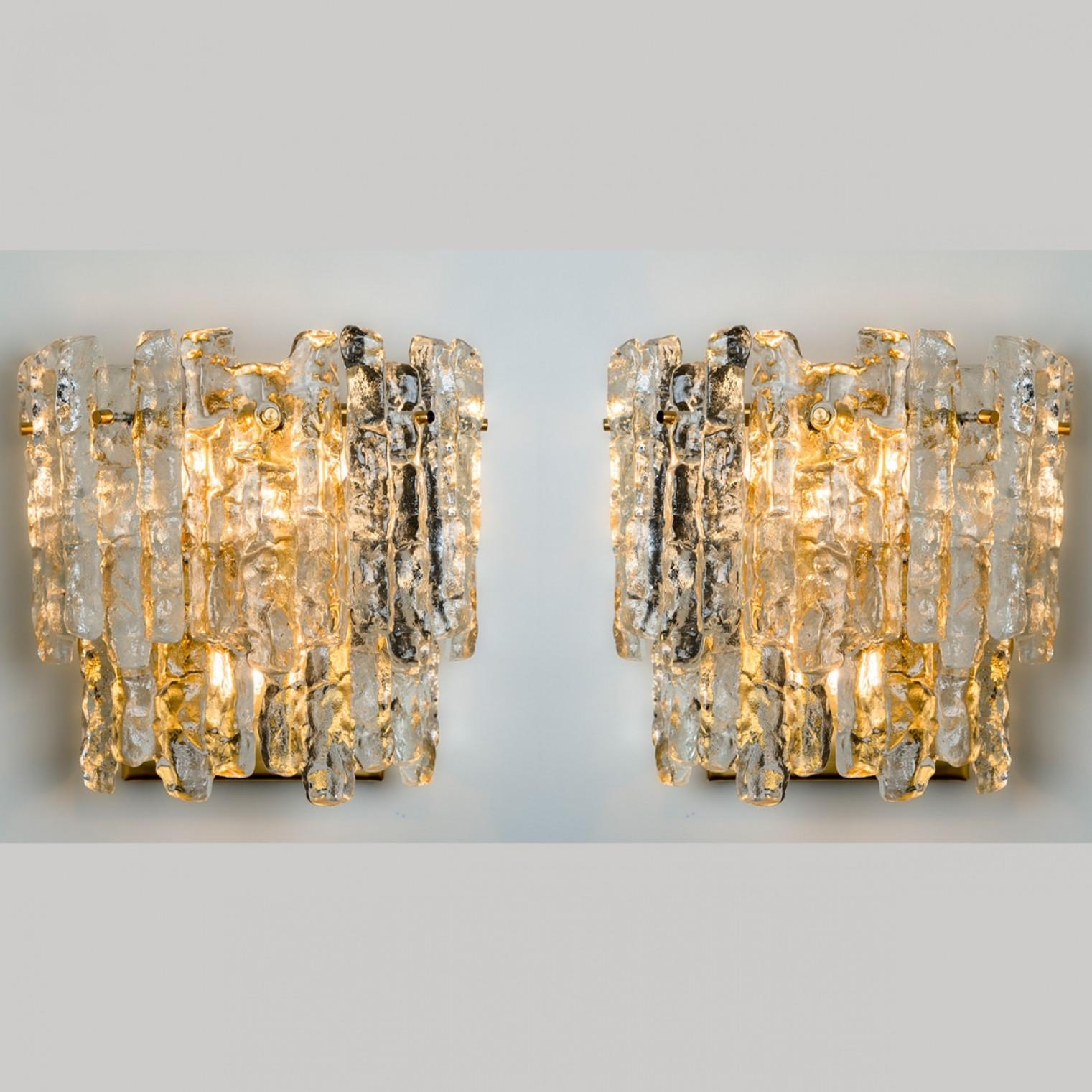 1 des 6 XL Lampes murales en verre texturé Ice Lighting Kalmar, années 1970 en vente 5