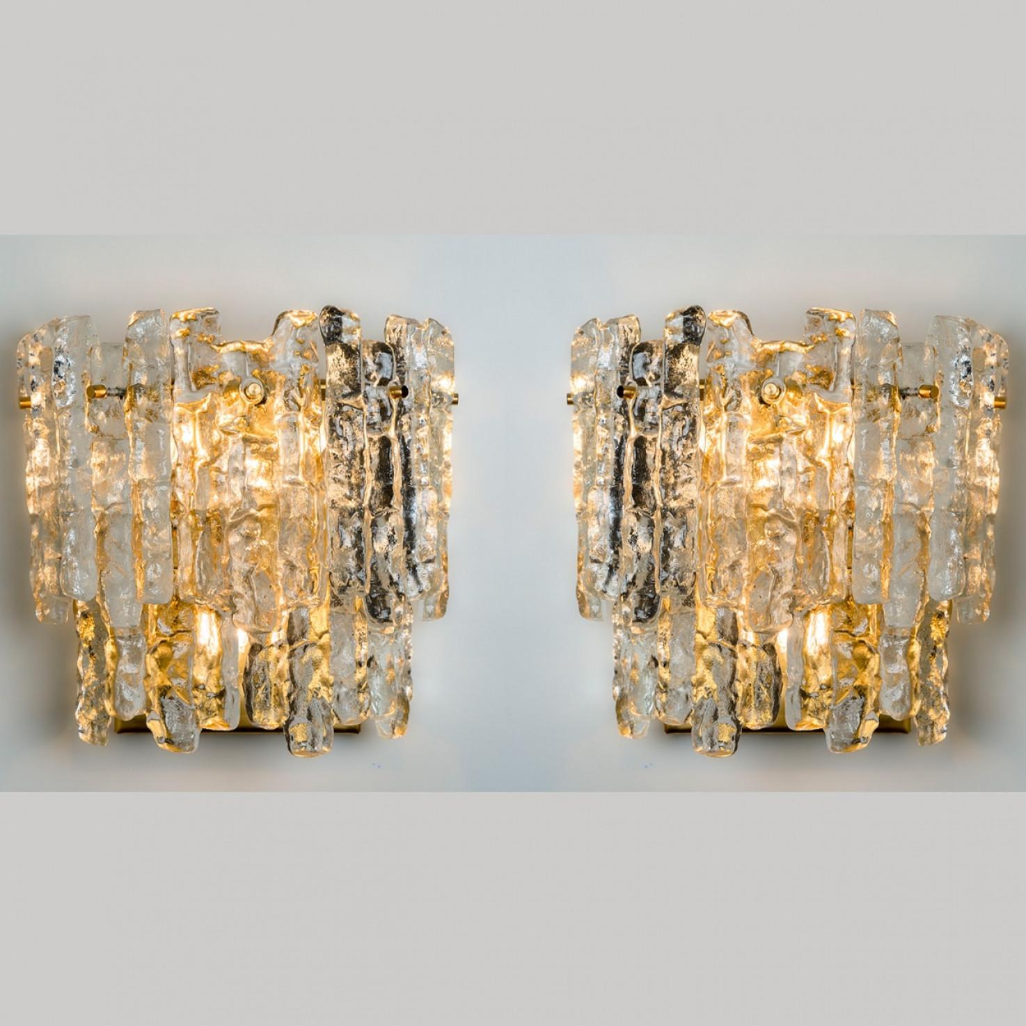 1 of the 6 XL Textured Ice glass Wall Lights Kalmar, 1970s en venta 5